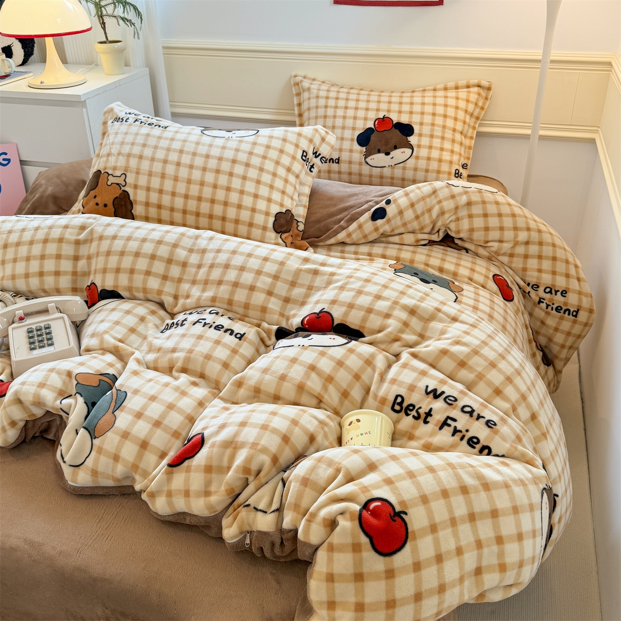 91家纺网 家纺一手货源 找家纺 艾特你 2025新款小清新高克重加厚牛奶绒印花四件套--风格二小窝图 班尼家族