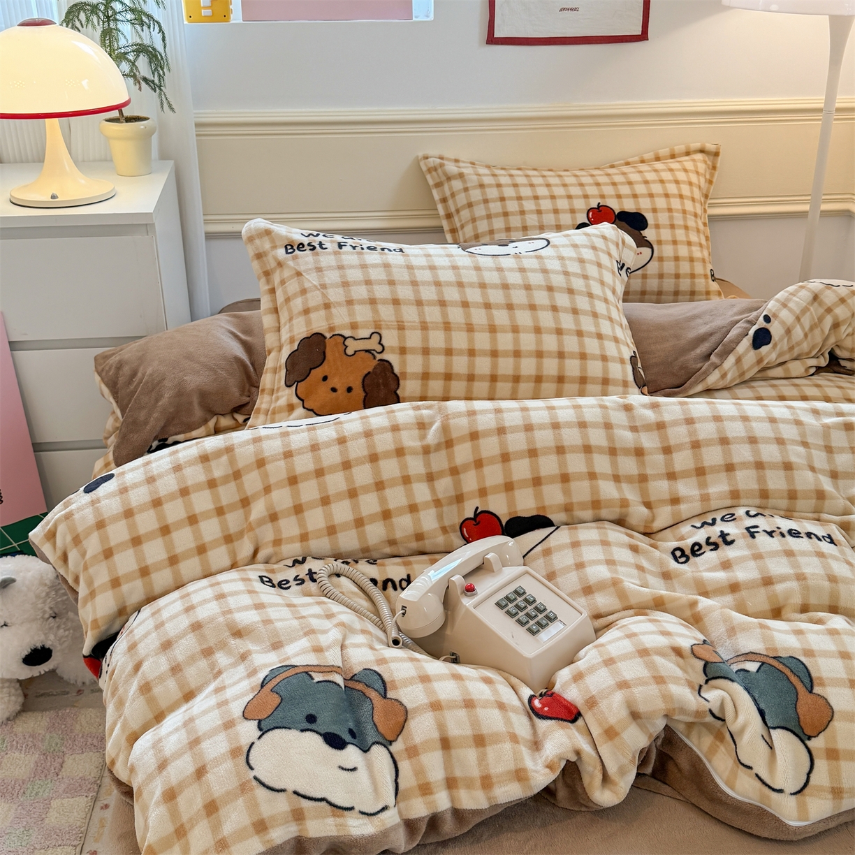 91家纺网 家纺一手货源 找家纺 艾特你 2025新款小清新高克重加厚牛奶绒印花四件套--风格二小窝图 班尼家族