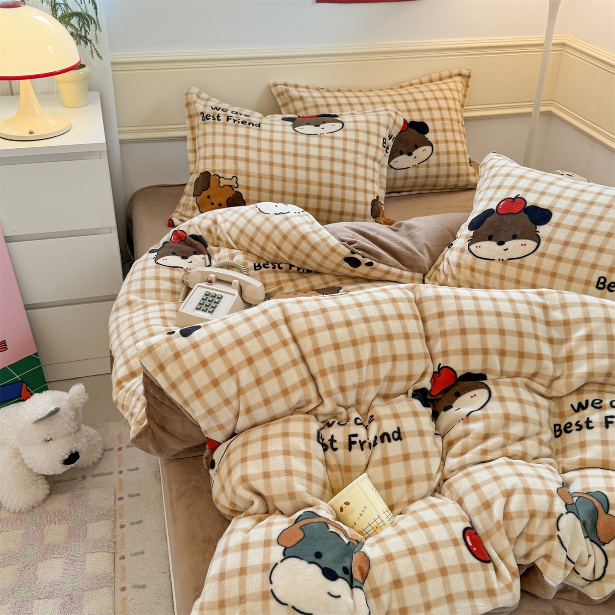 91家纺网 家纺一手货源 找家纺 艾特你 2025新款小清新高克重加厚牛奶绒印花四件套--风格二小窝图 班尼家族