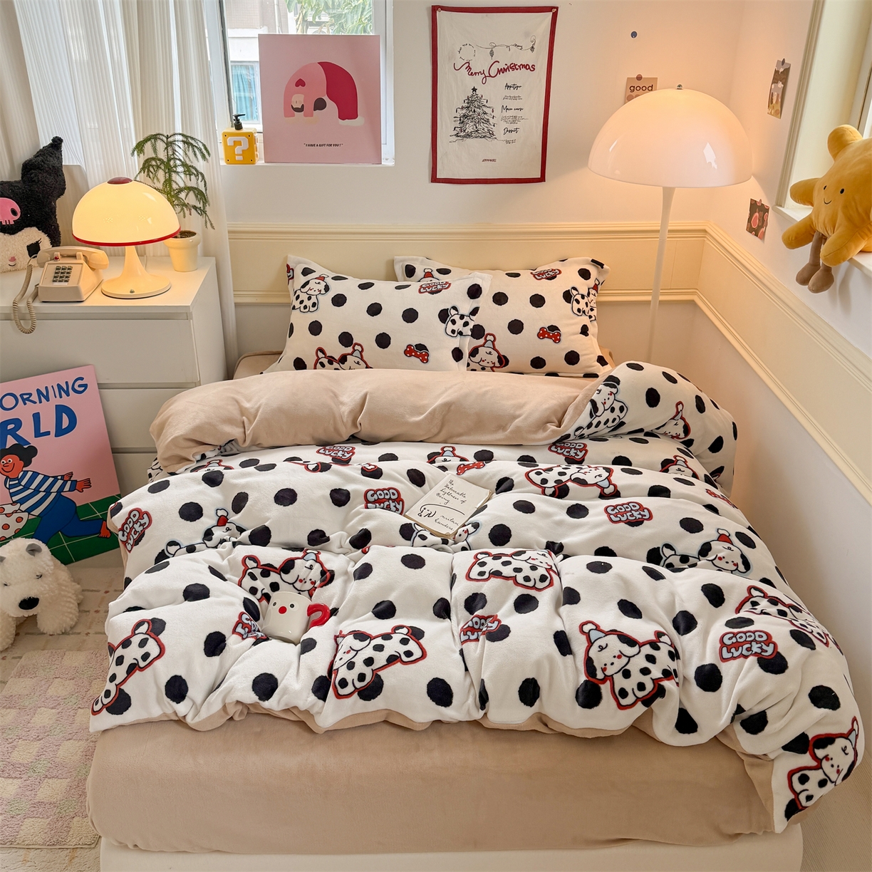 91家纺网 家纺一手货源 找家纺 艾特你 2025新款小清新高克重加厚牛奶绒印花四件套--风格二小窝图 波点小狗