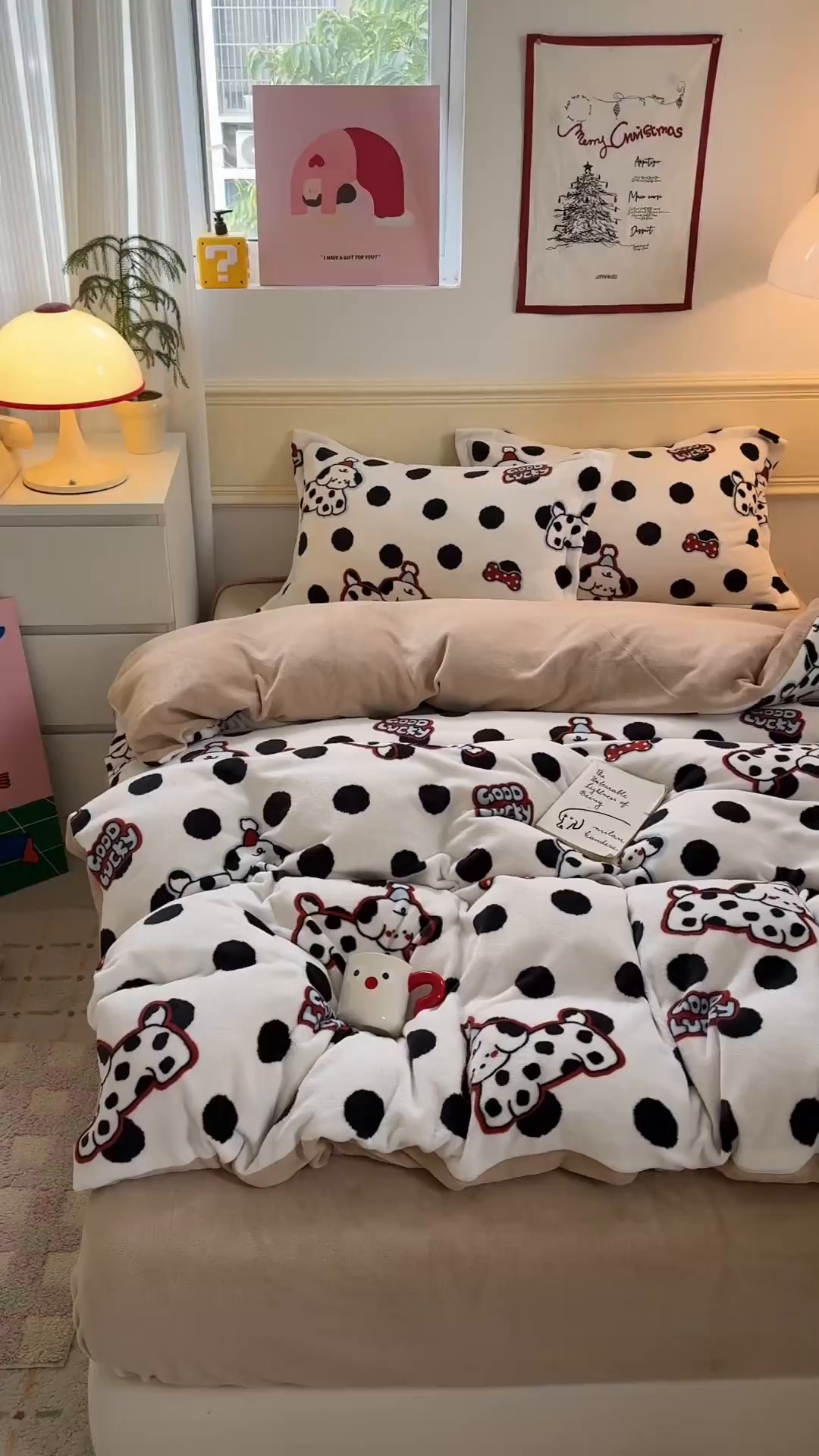 91家纺网 家纺一手货源 找家纺 艾特你 2025新款小清新高克重加厚牛奶绒印花四件套--风格二小窝图 波点小狗