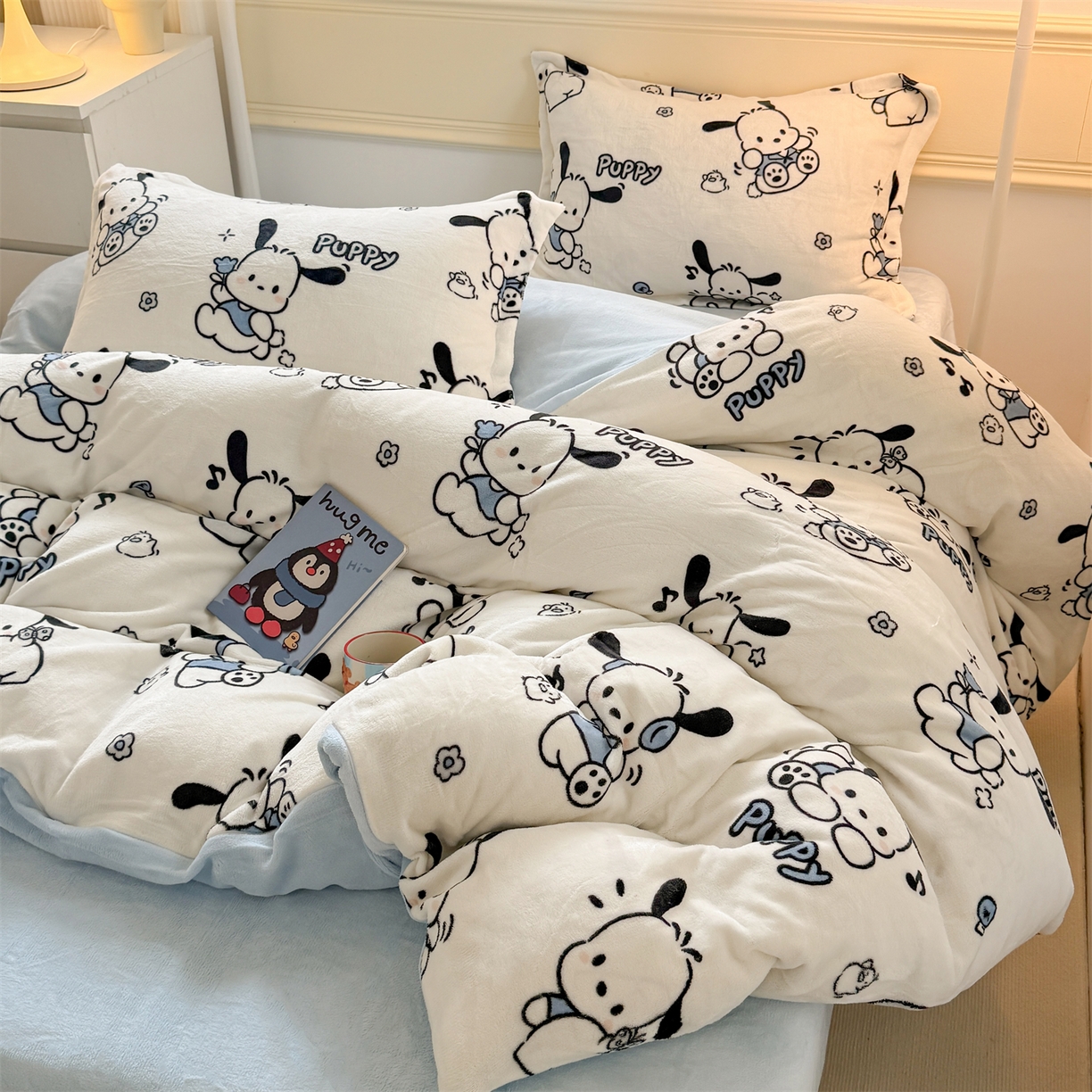 91家纺网 家纺一手货源 找家纺 艾特你 2025新款小清新高克重加厚牛奶绒印花四件套--风格二小窝图 大耳狗