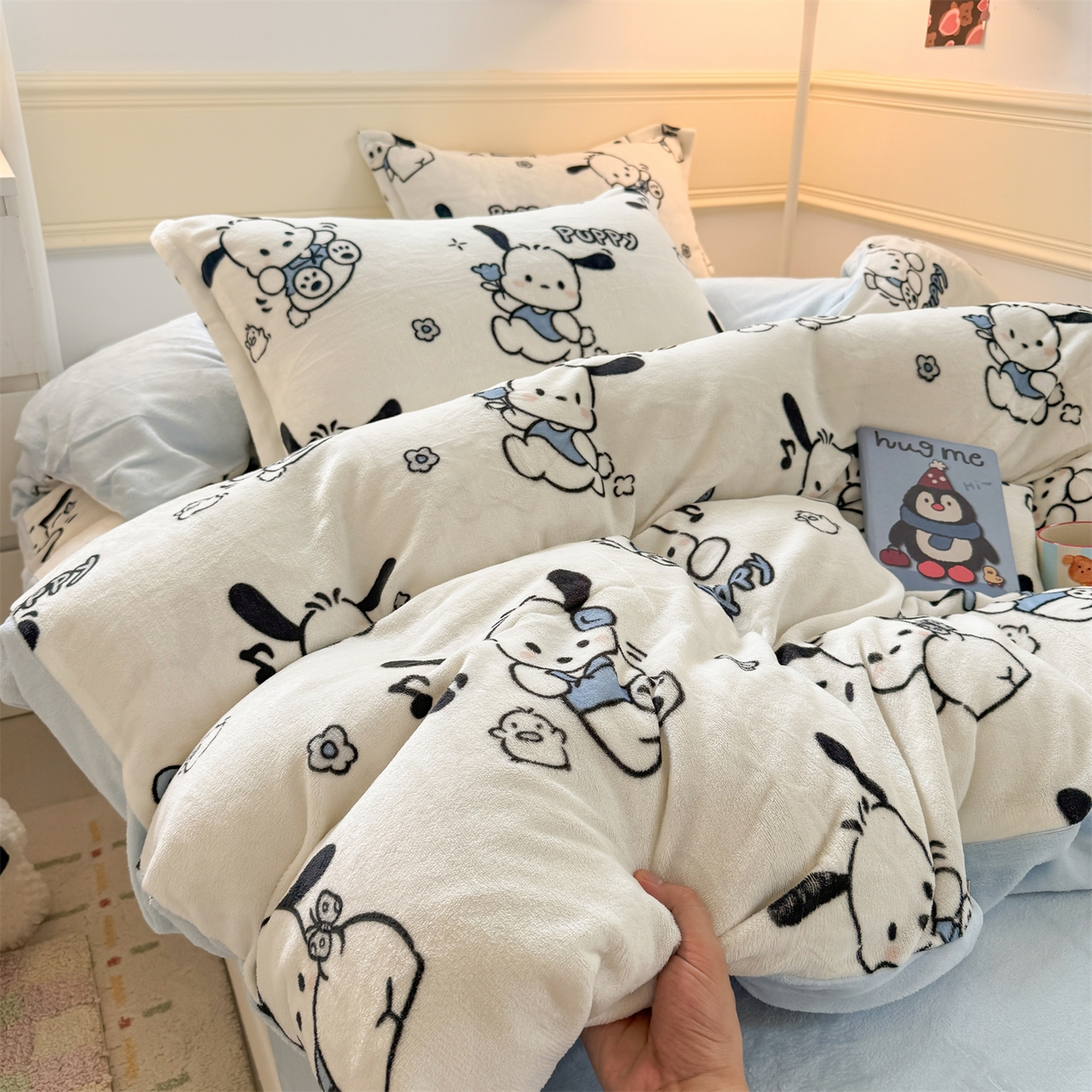 91家纺网 家纺一手货源 找家纺 艾特你 2025新款小清新高克重加厚牛奶绒印花四件套--风格二小窝图 大耳狗