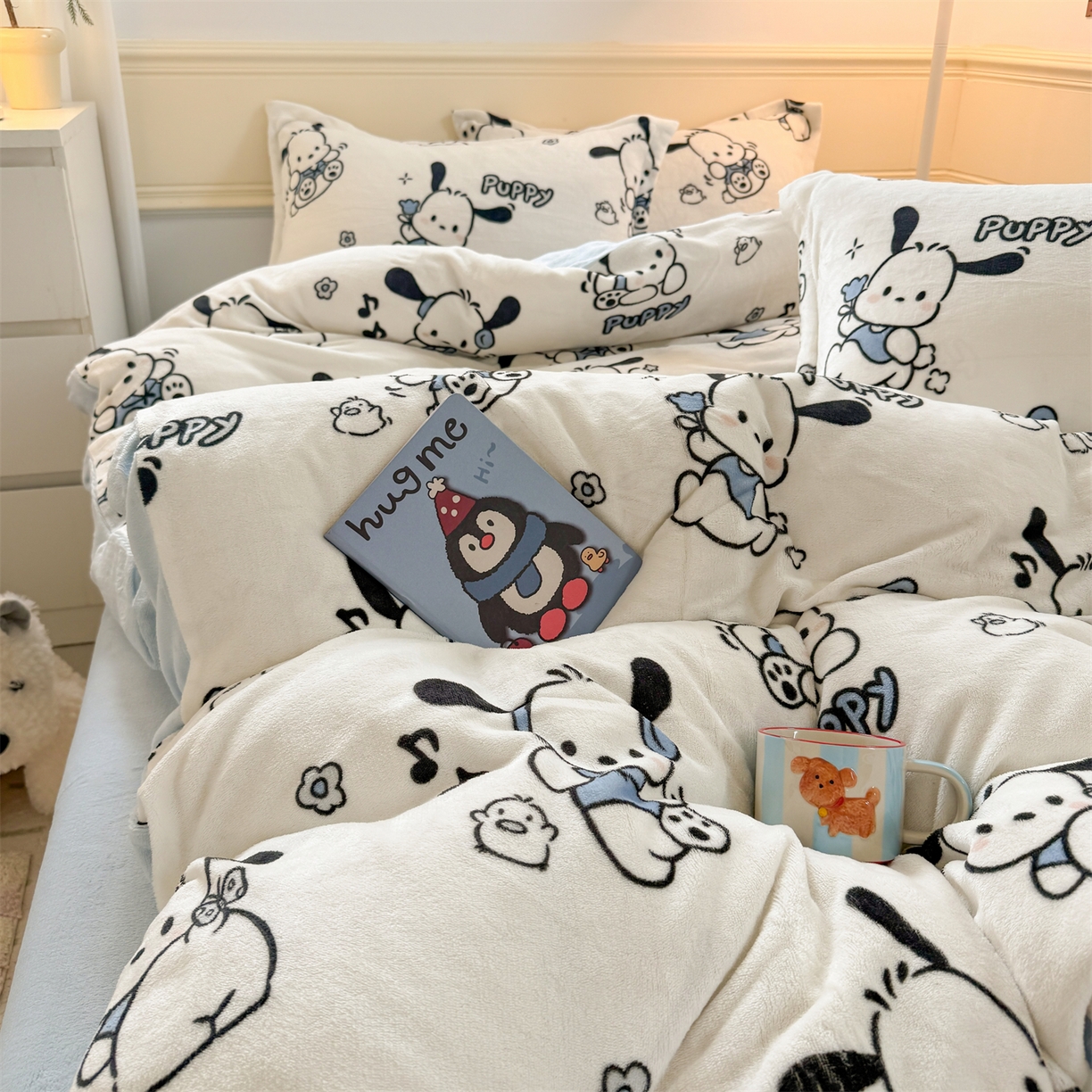 91家纺网 家纺一手货源 找家纺 艾特你 2025新款小清新高克重加厚牛奶绒印花四件套--风格二小窝图 大耳狗