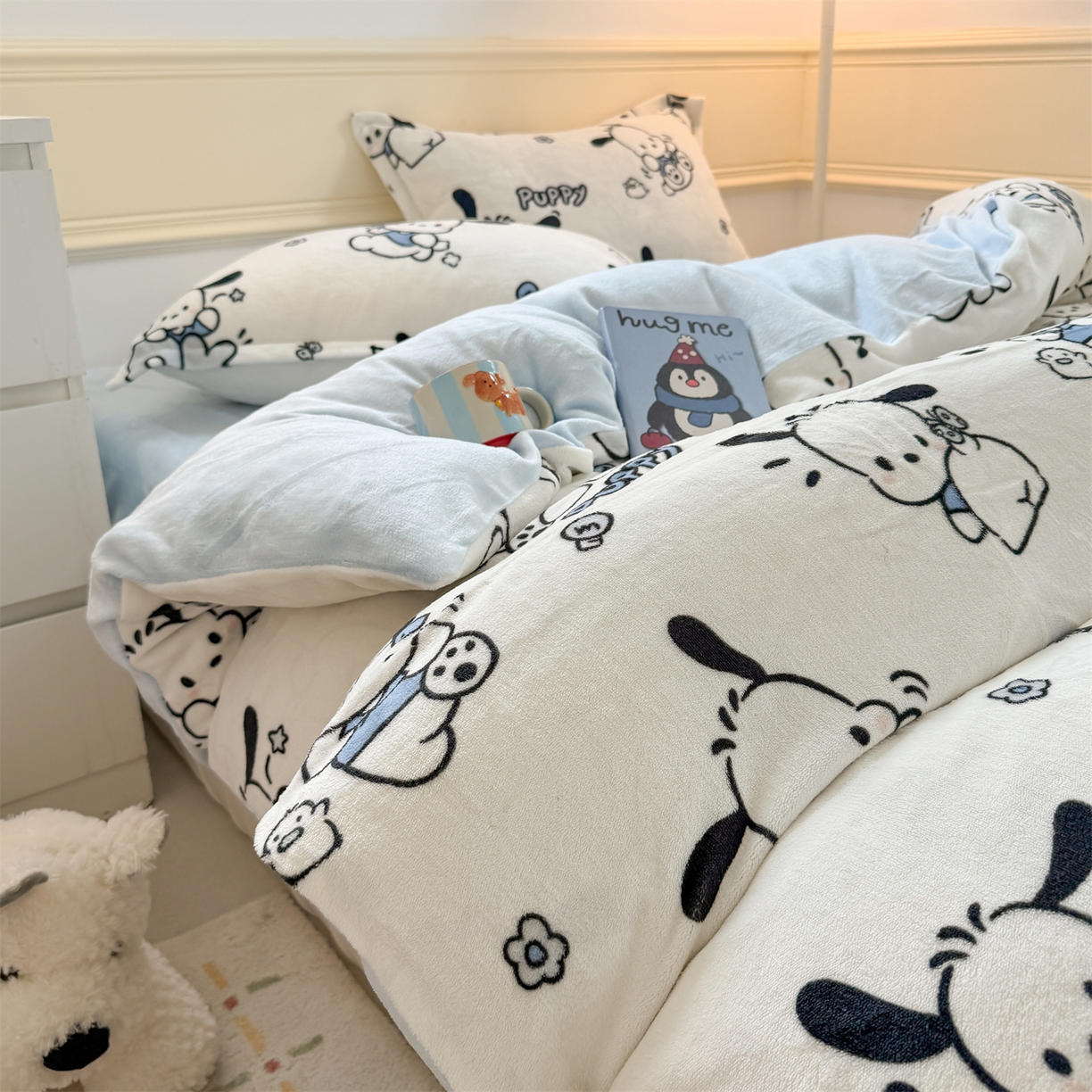 91家纺网 家纺一手货源 找家纺 艾特你 2025新款小清新高克重加厚牛奶绒印花四件套--风格二小窝图 大耳狗