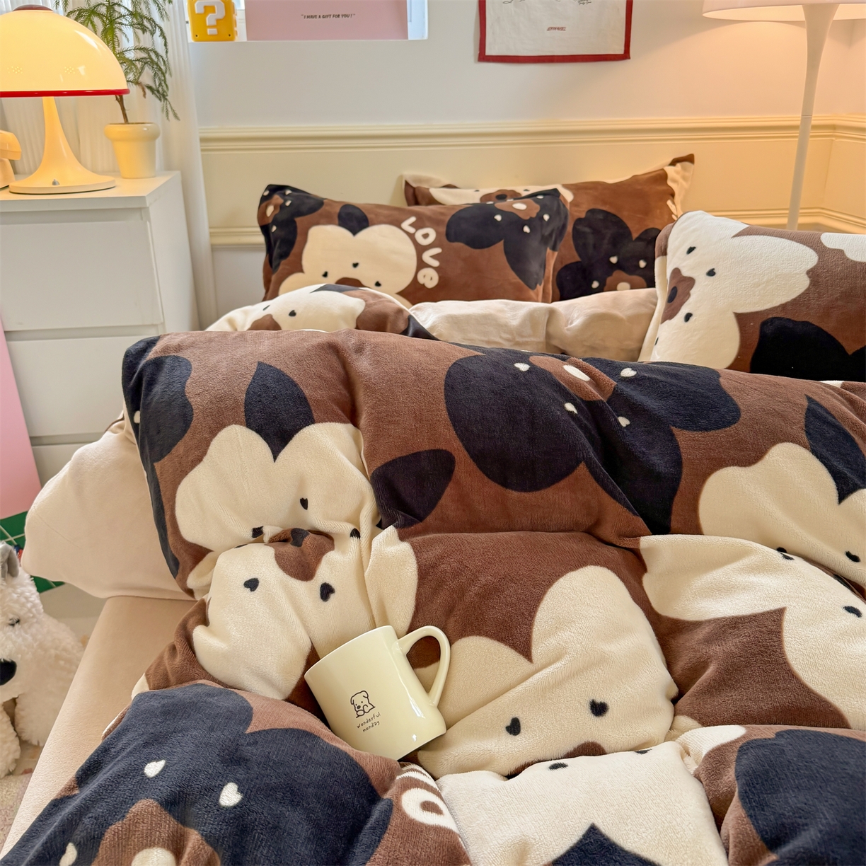 91家纺网 家纺一手货源 找家纺 艾特你 2025新款小清新高克重加厚牛奶绒印花四件套--风格二小窝图 繁花物语