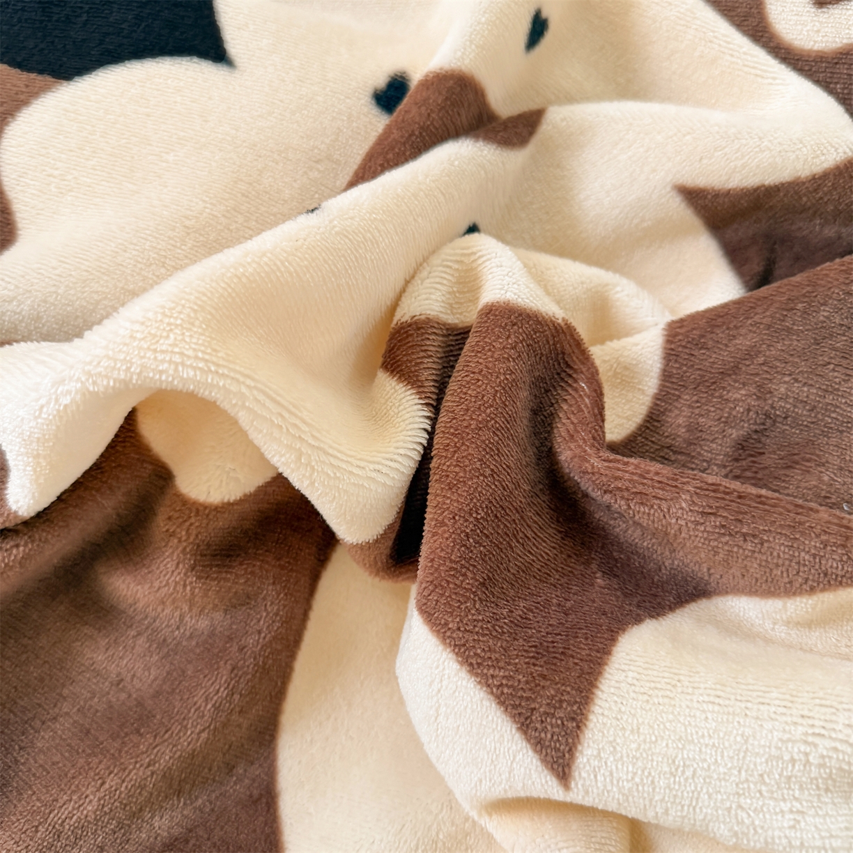 91家纺网 家纺一手货源 找家纺 艾特你 2025新款小清新高克重加厚牛奶绒印花四件套--风格二小窝图 繁花物语