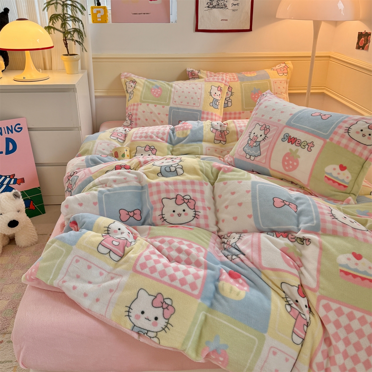 91家纺网 家纺一手货源 找家纺 艾特你 2025新款小清新高克重加厚牛奶绒印花四件套--风格二小窝图 格子猫咪