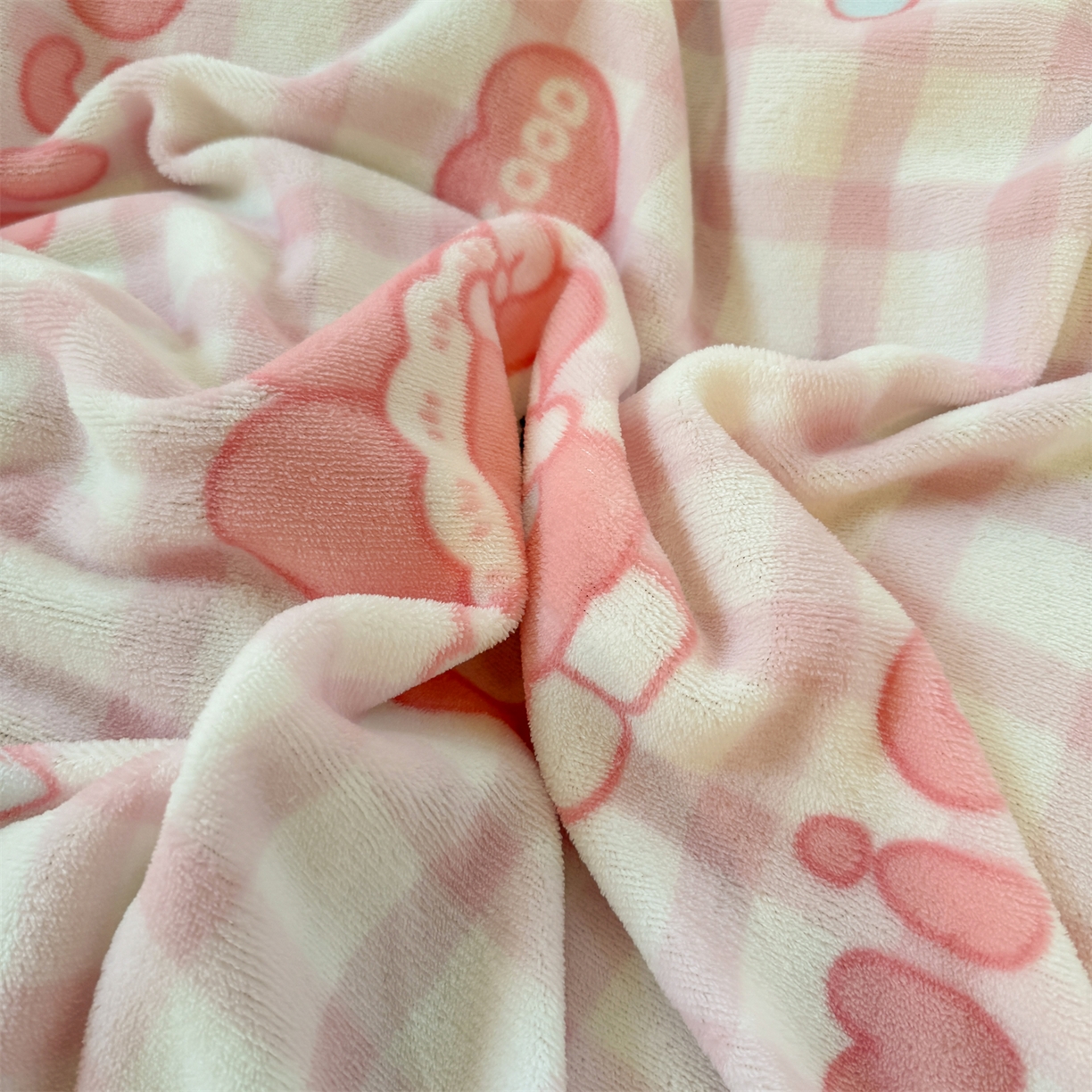 91家纺网 家纺一手货源 找家纺 艾特你 2025新款小清新高克重加厚牛奶绒印花四件套--风格二小窝图 格子小美