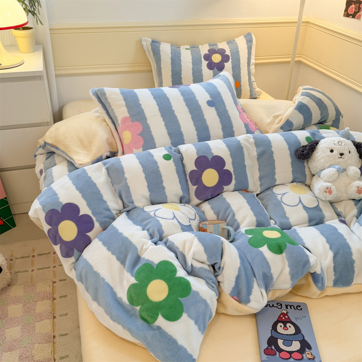 91家纺网 家纺一手货源 找家纺 艾特你 2025新款小清新高克重加厚牛奶绒印花四件套--风格二小窝图 花田初夏