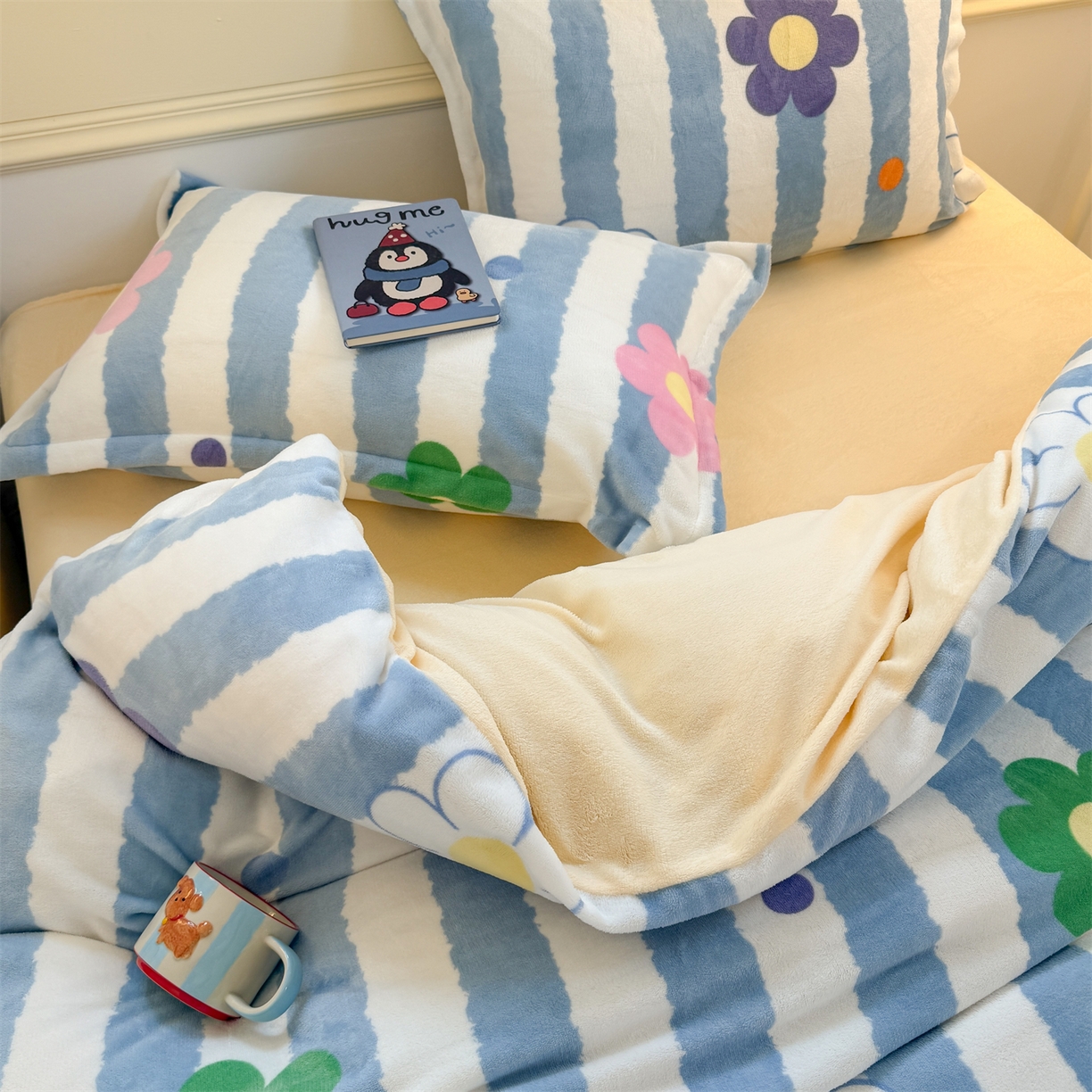 91家纺网 家纺一手货源 找家纺 艾特你 2025新款小清新高克重加厚牛奶绒印花四件套--风格二小窝图 花田初夏