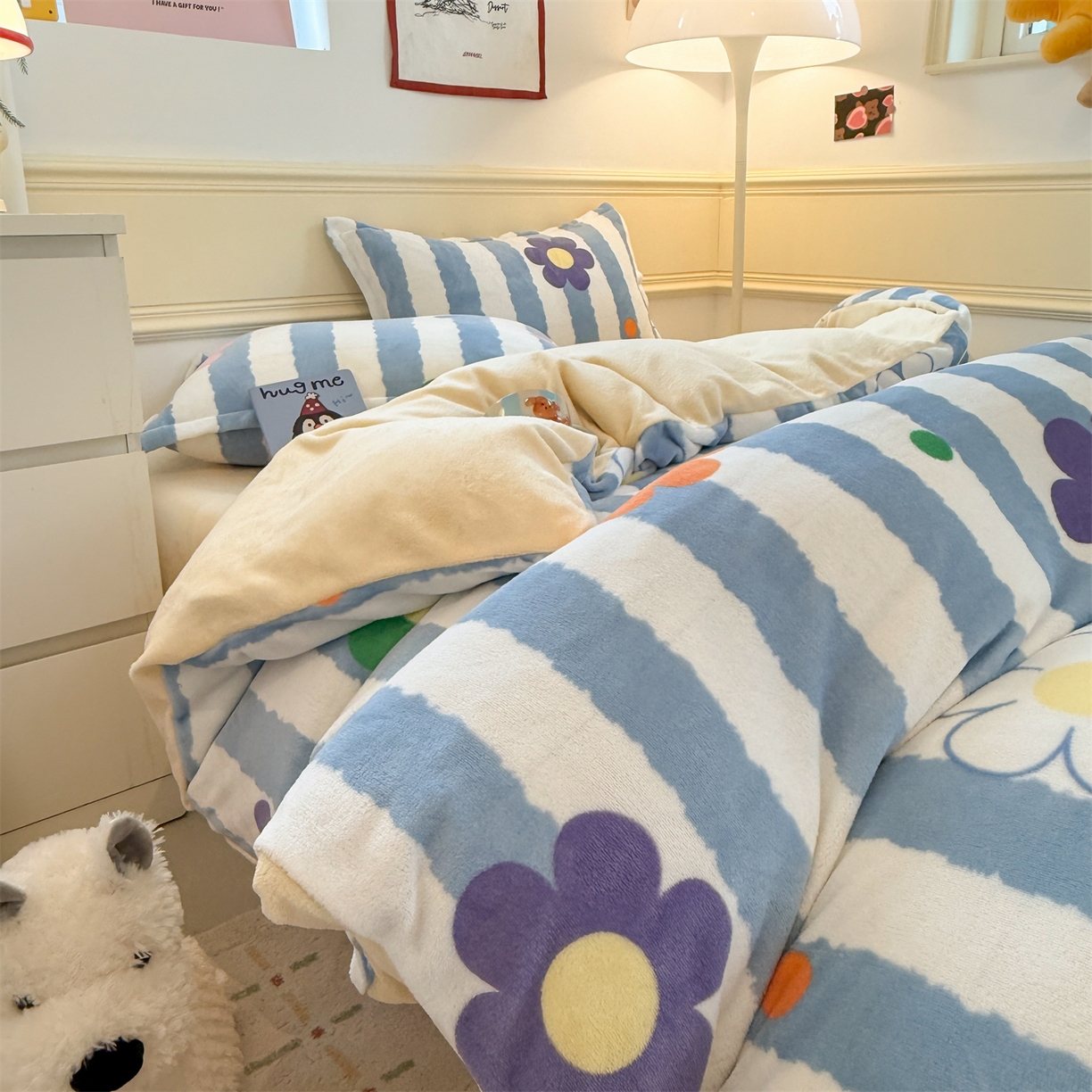 91家纺网 家纺一手货源 找家纺 艾特你 2025新款小清新高克重加厚牛奶绒印花四件套--风格二小窝图 花田初夏