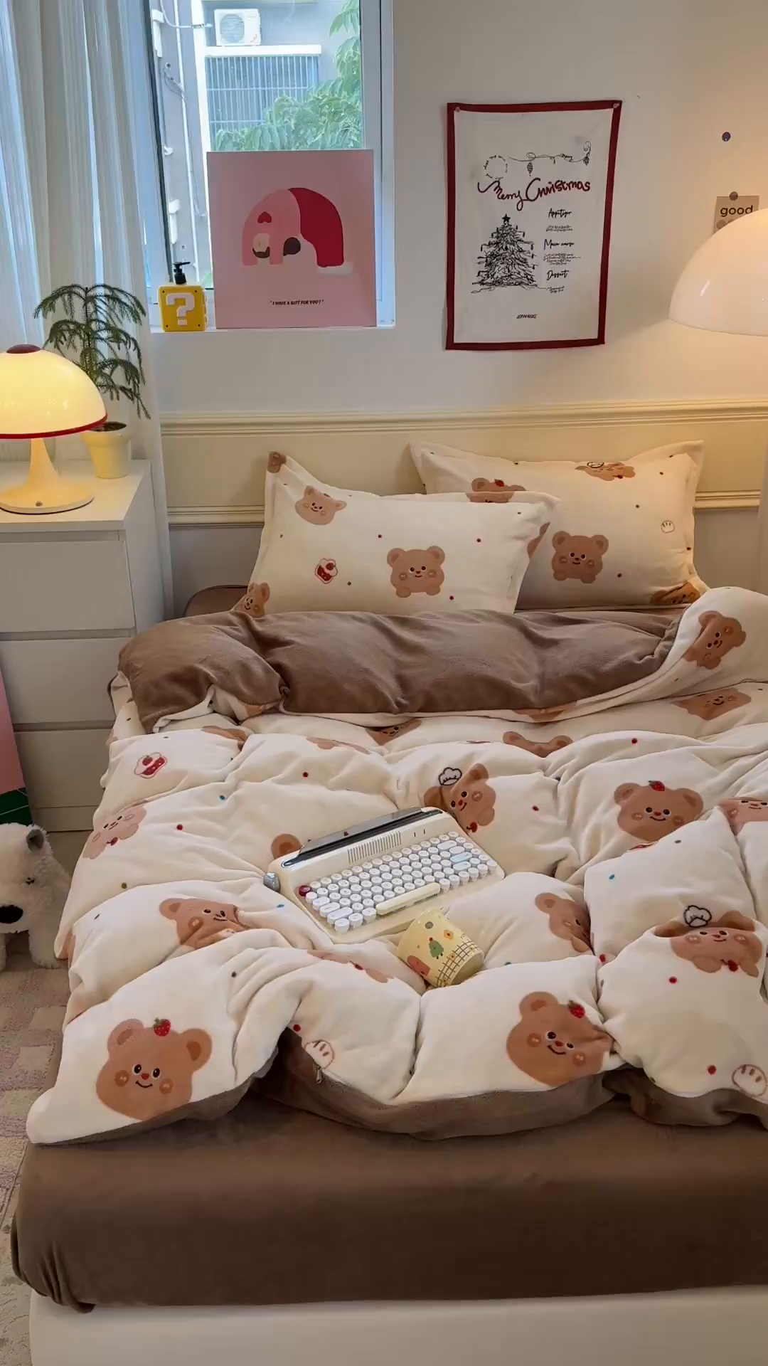 91家纺网 家纺一手货源 找家纺 艾特你 2025新款小清新高克重加厚牛奶绒印花四件套--风格二小窝图 卡贝拉