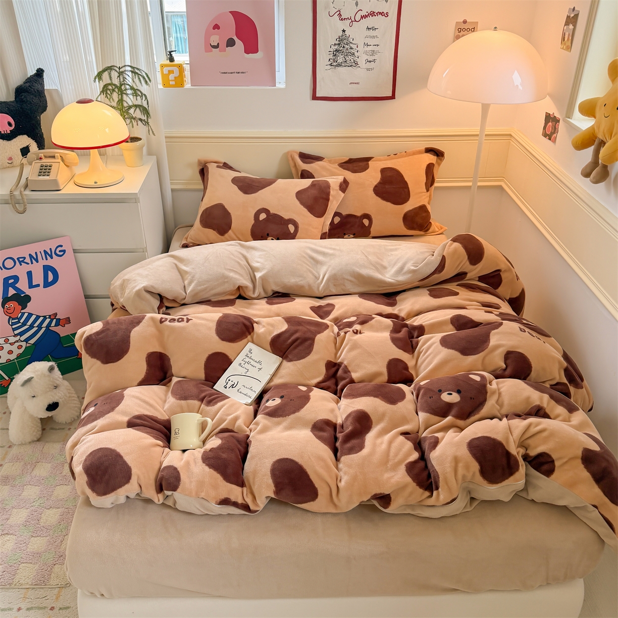 91家纺网 家纺一手货源 找家纺 艾特你 2025新款小清新高克重加厚牛奶绒印花四件套--风格二小窝图 可可熊