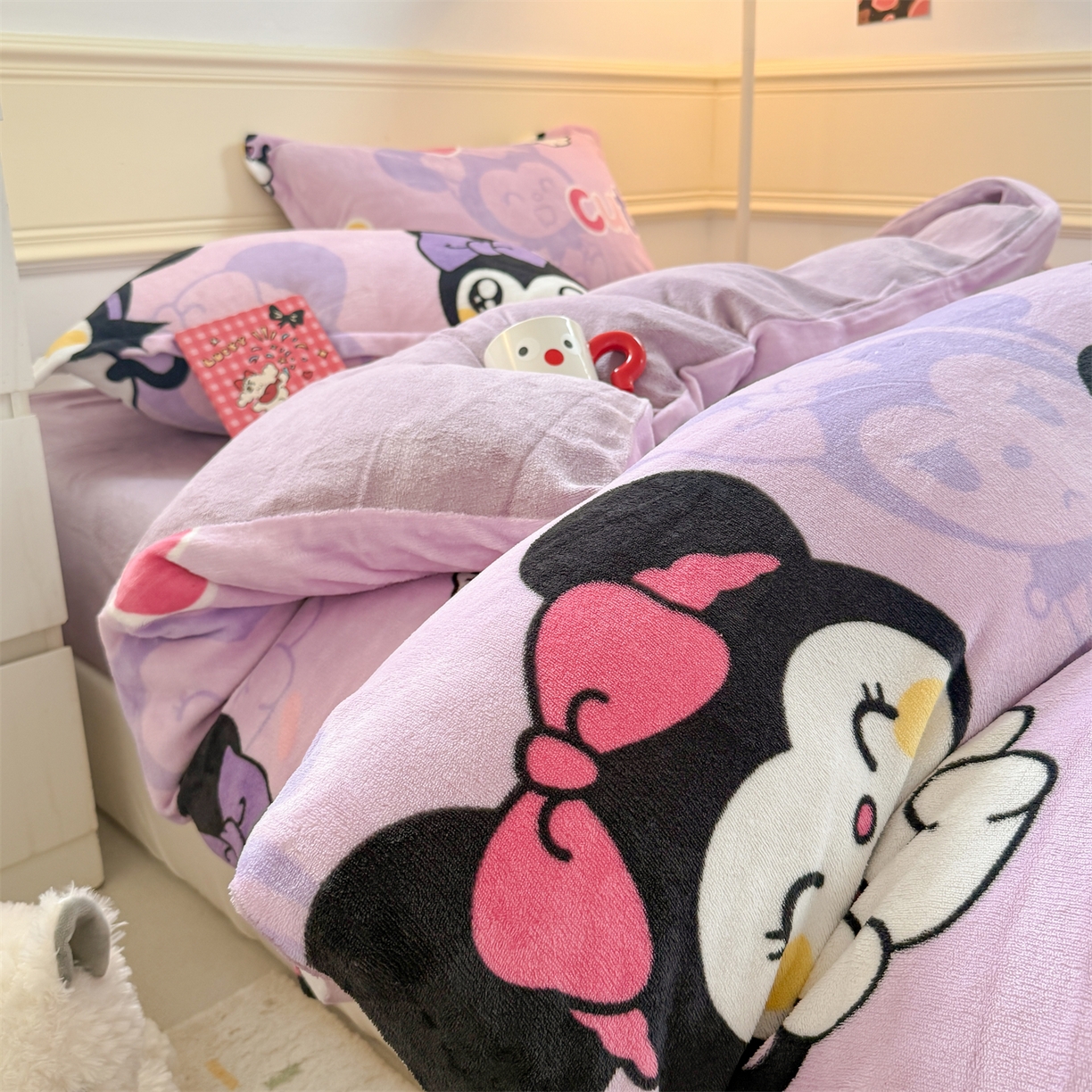 91家纺网 家纺一手货源 找家纺 艾特你 2025新款小清新高克重加厚牛奶绒印花四件套--风格二小窝图 库米洛