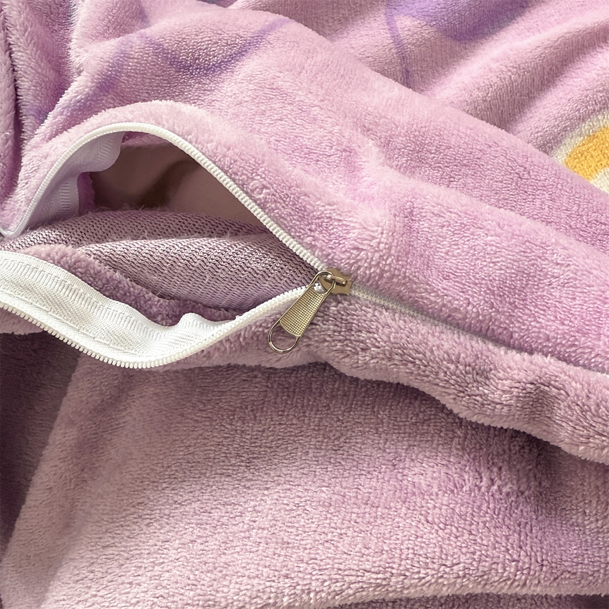 91家纺网 家纺一手货源 找家纺 艾特你 2025新款小清新高克重加厚牛奶绒印花四件套--风格二小窝图 库米洛