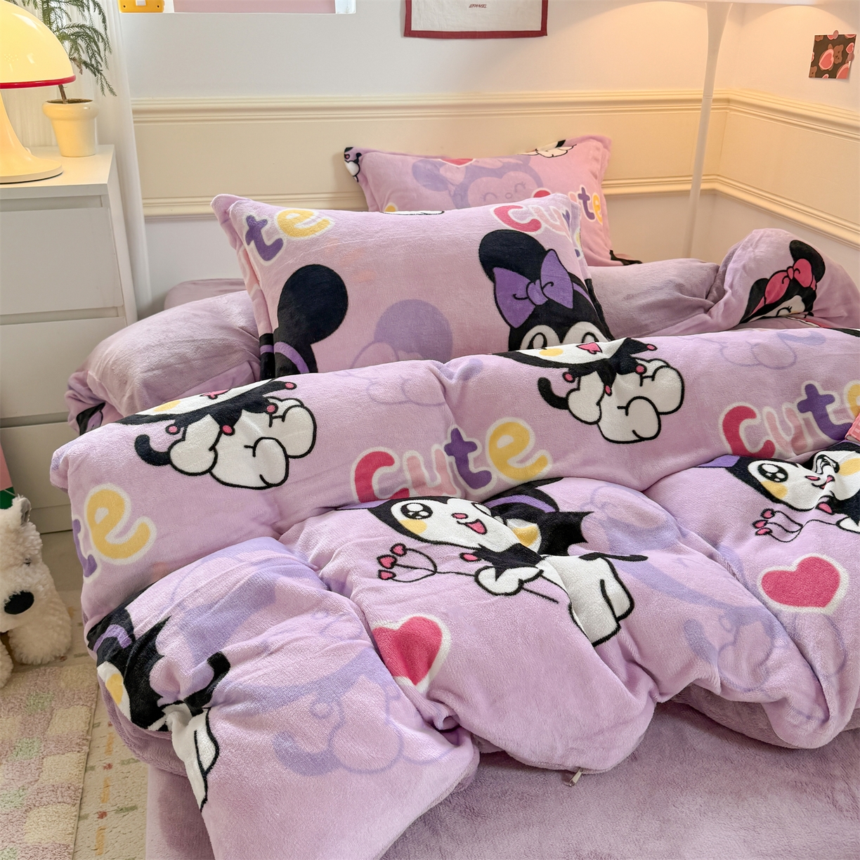 91家纺网 家纺一手货源 找家纺 艾特你 2025新款小清新高克重加厚牛奶绒印花四件套--风格二小窝图 库米洛