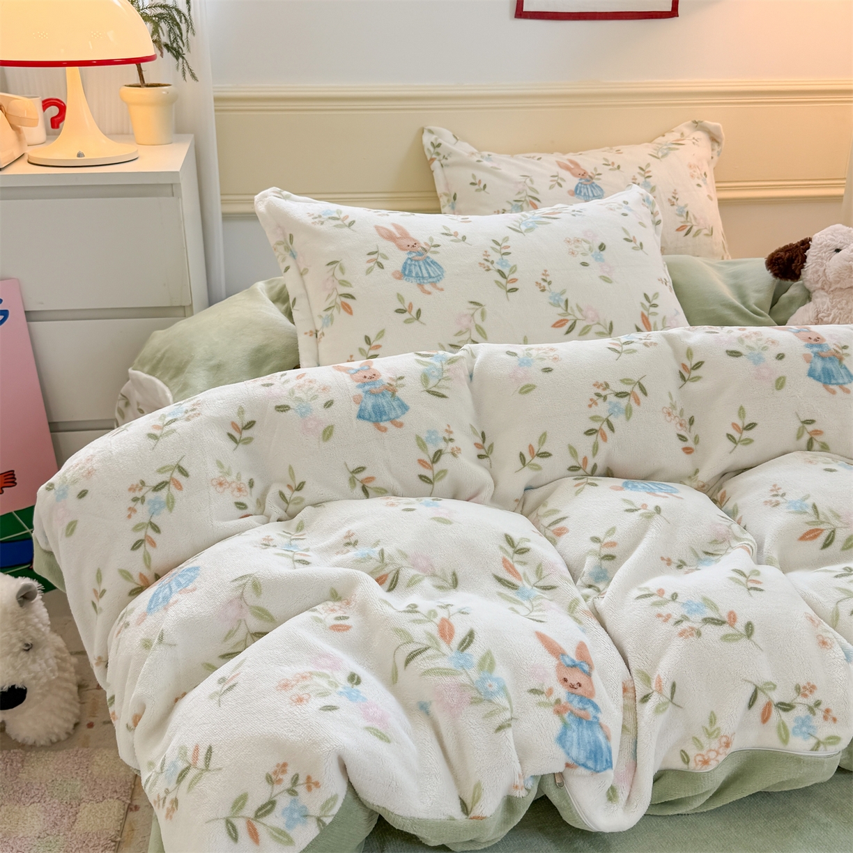 艾特你 2025新款小清新高克重加厚牛奶绒印花四件套--风格二小窝图 秘密花园