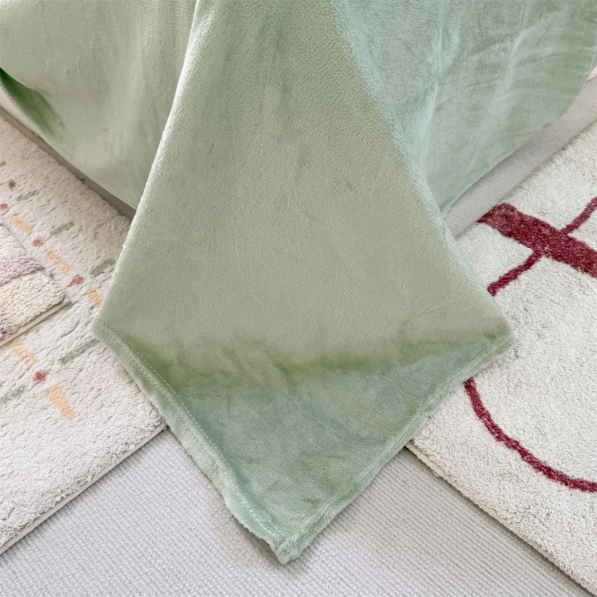 91家纺网 家纺一手货源 找家纺 艾特你 2025新款小清新高克重加厚牛奶绒印花四件套--风格二小窝图 秘密花园