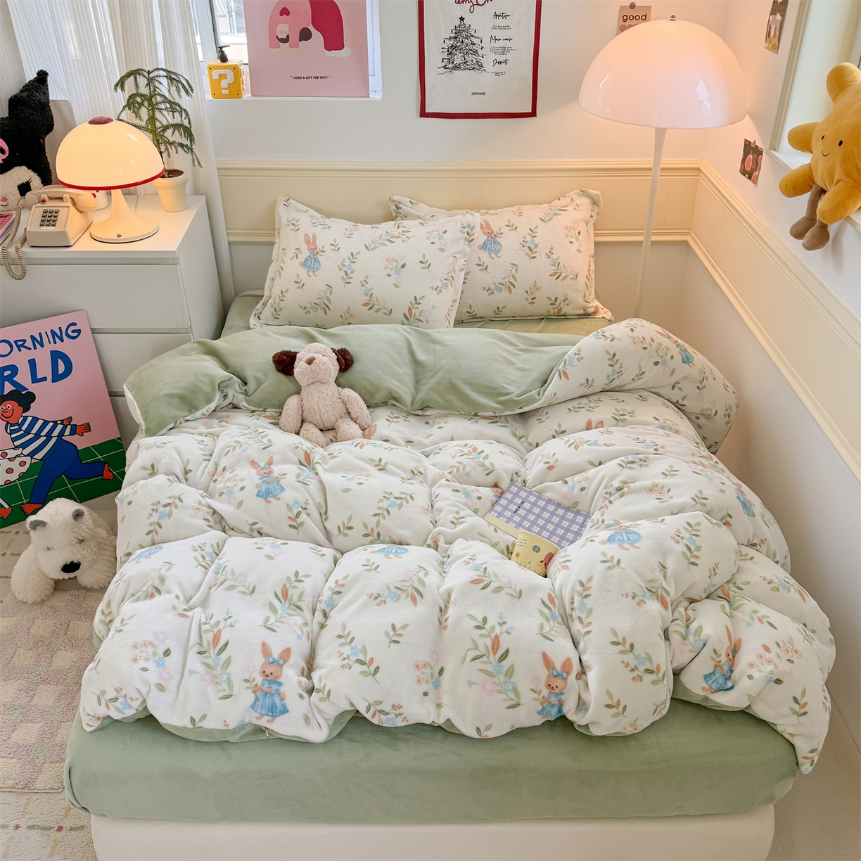 91家纺网 家纺一手货源 找家纺 艾特你 2025新款小清新高克重加厚牛奶绒印花四件套--风格二小窝图 秘密花园