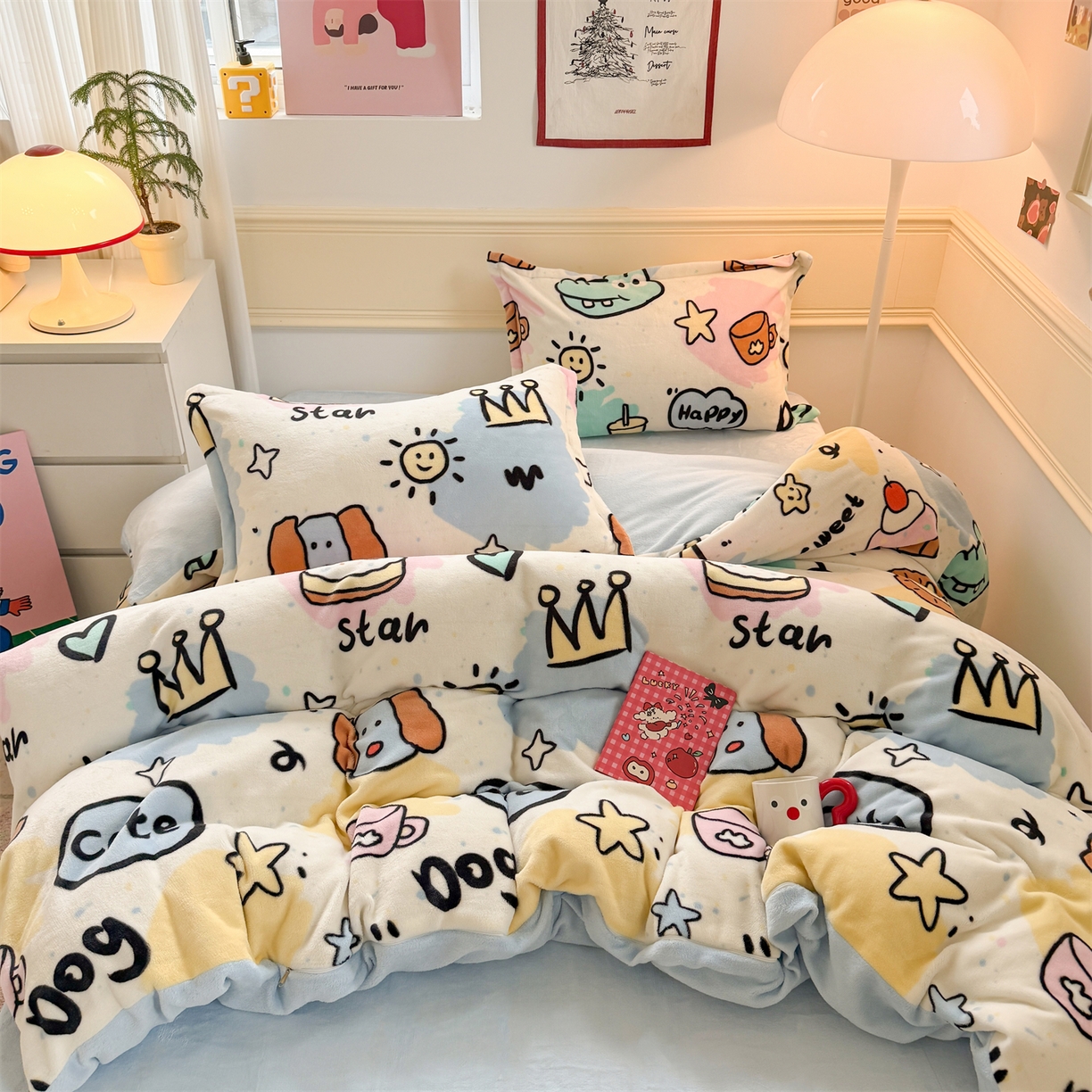 91家纺网 家纺一手货源 找家纺 艾特你 2025新款小清新高克重加厚牛奶绒印花四件套--风格二小窝图 七彩乐园