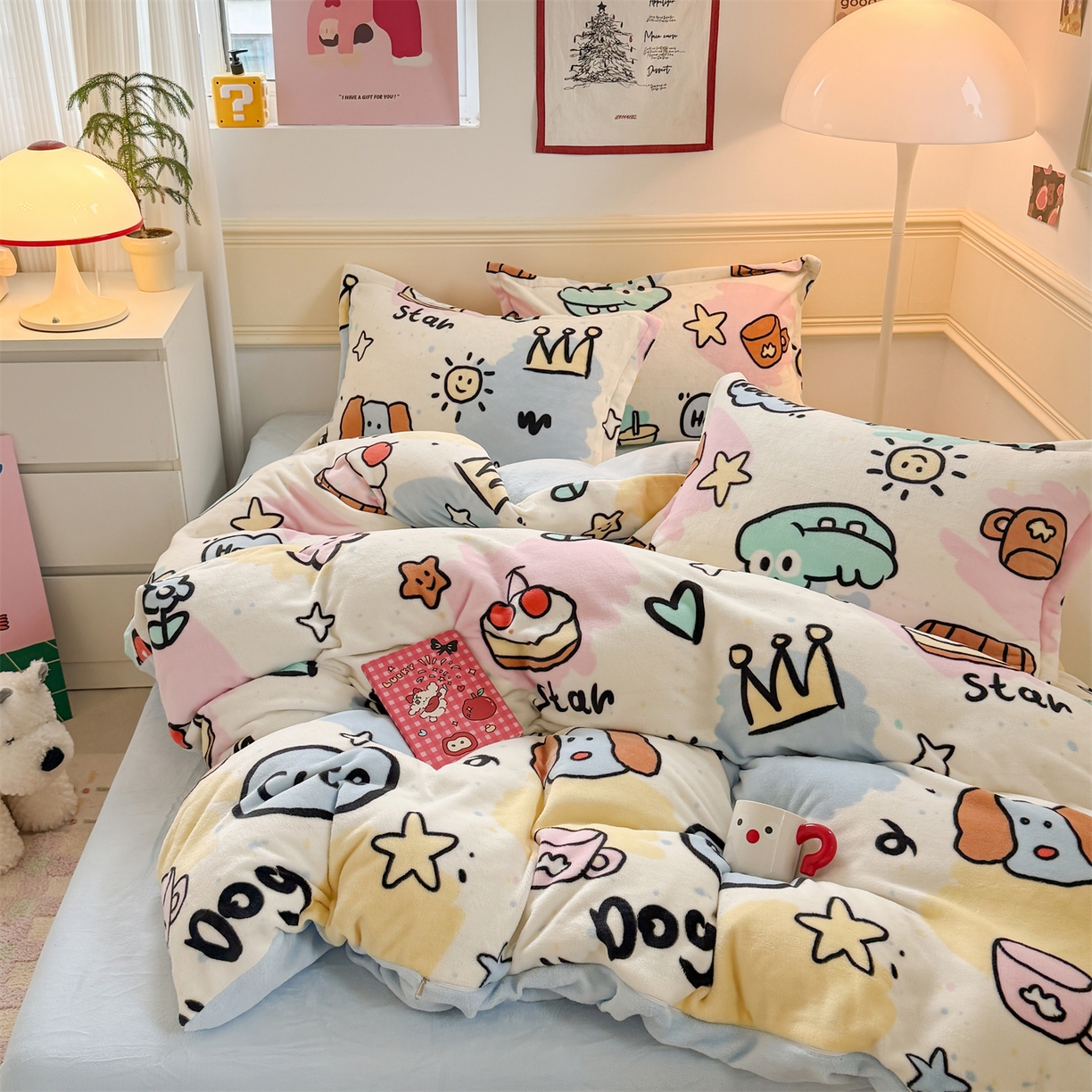 91家纺网 家纺一手货源 找家纺 艾特你 2025新款小清新高克重加厚牛奶绒印花四件套--风格二小窝图 七彩乐园