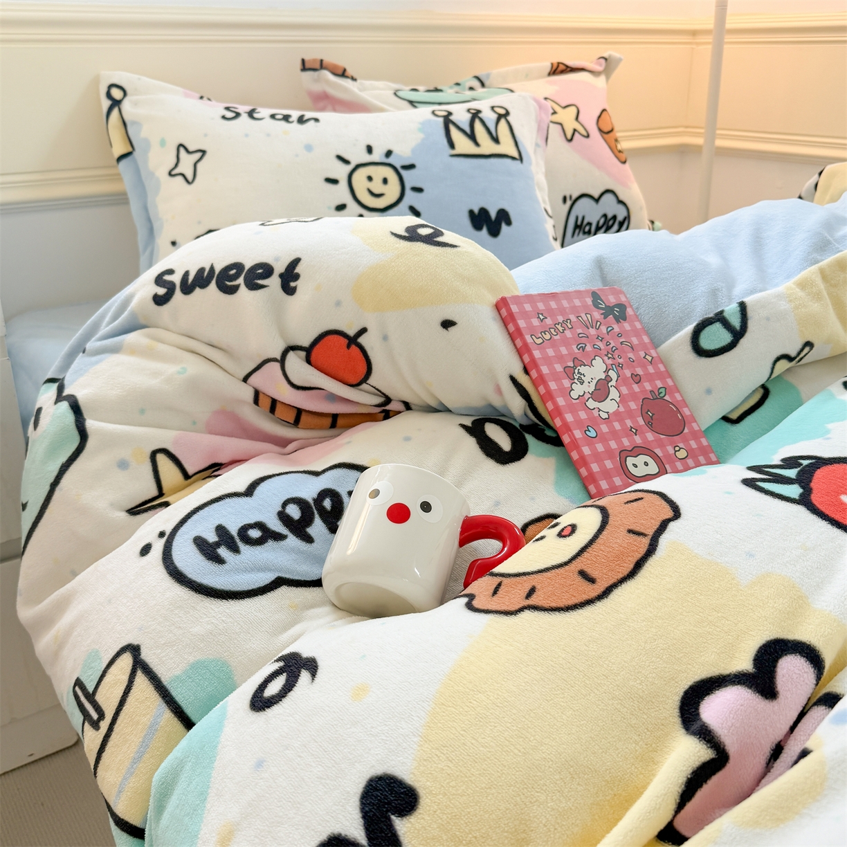 91家纺网 家纺一手货源 找家纺 艾特你 2025新款小清新高克重加厚牛奶绒印花四件套--风格二小窝图 七彩乐园