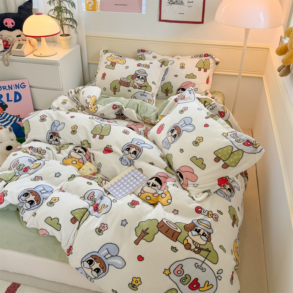 91家纺网 家纺一手货源 找家纺 艾特你 2025新款小清新高克重加厚牛奶绒印花四件套--风格二小窝图 森林小屋