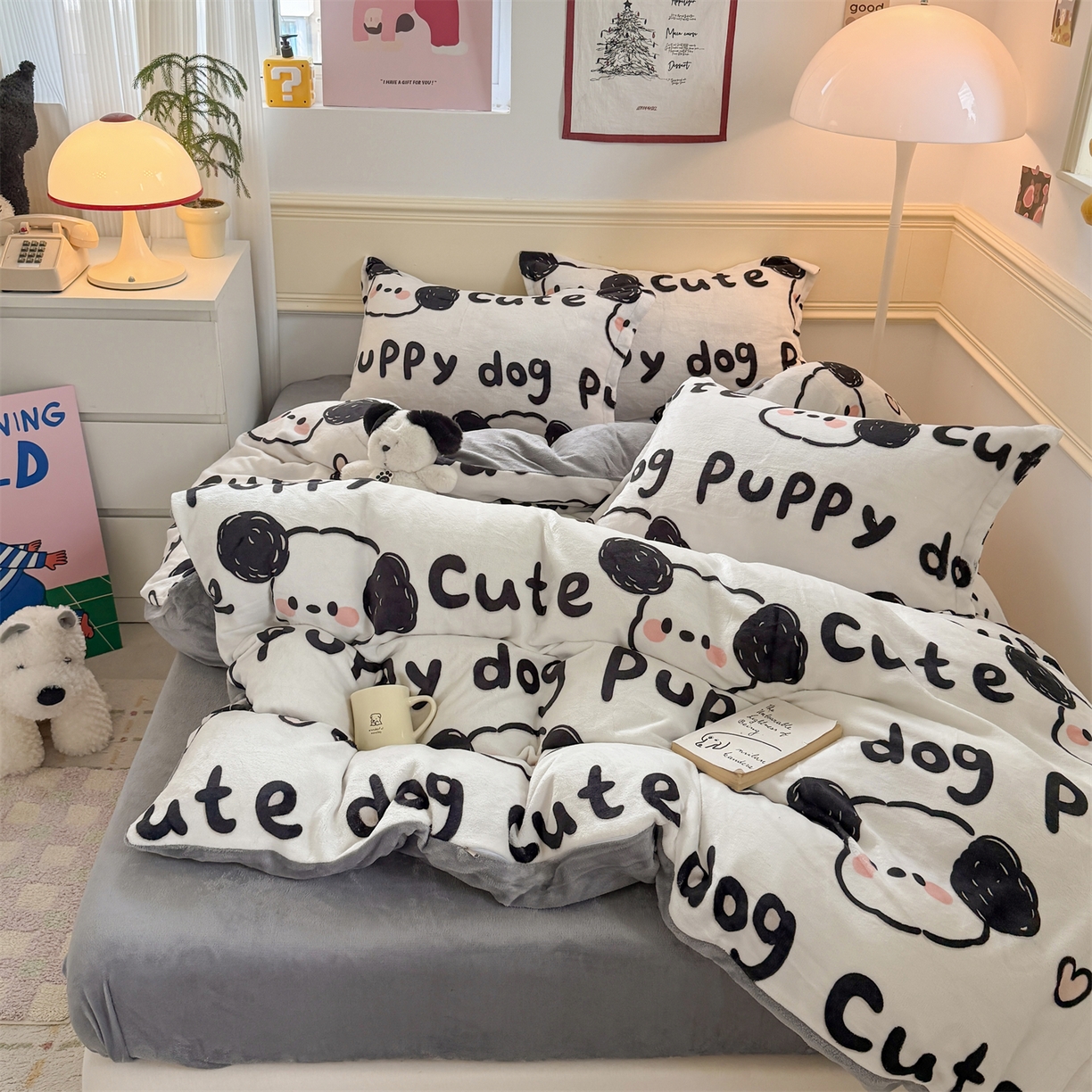 91家纺网 家纺一手货源 找家纺 艾特你 2025新款小清新高克重加厚牛奶绒印花四件套--风格二小窝图 线条狗