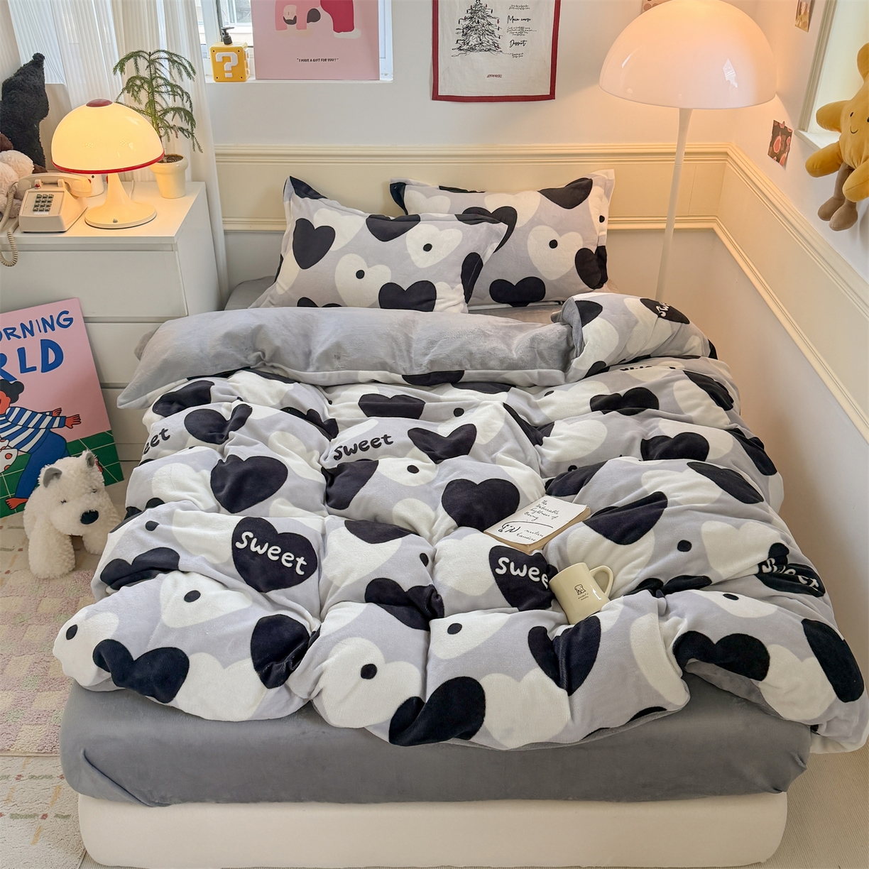 91家纺网 家纺一手货源 找家纺 艾特你 2025新款小清新高克重加厚牛奶绒印花四件套--风格二小窝图 夜空之星