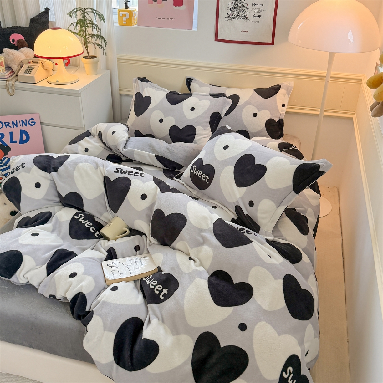 91家纺网 家纺一手货源 找家纺 艾特你 2025新款小清新高克重加厚牛奶绒印花四件套--风格二小窝图 夜空之星