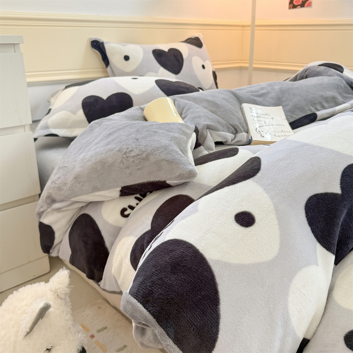 91家纺网 家纺一手货源 找家纺 艾特你 2025新款小清新高克重加厚牛奶绒印花四件套--风格二小窝图 夜空之星