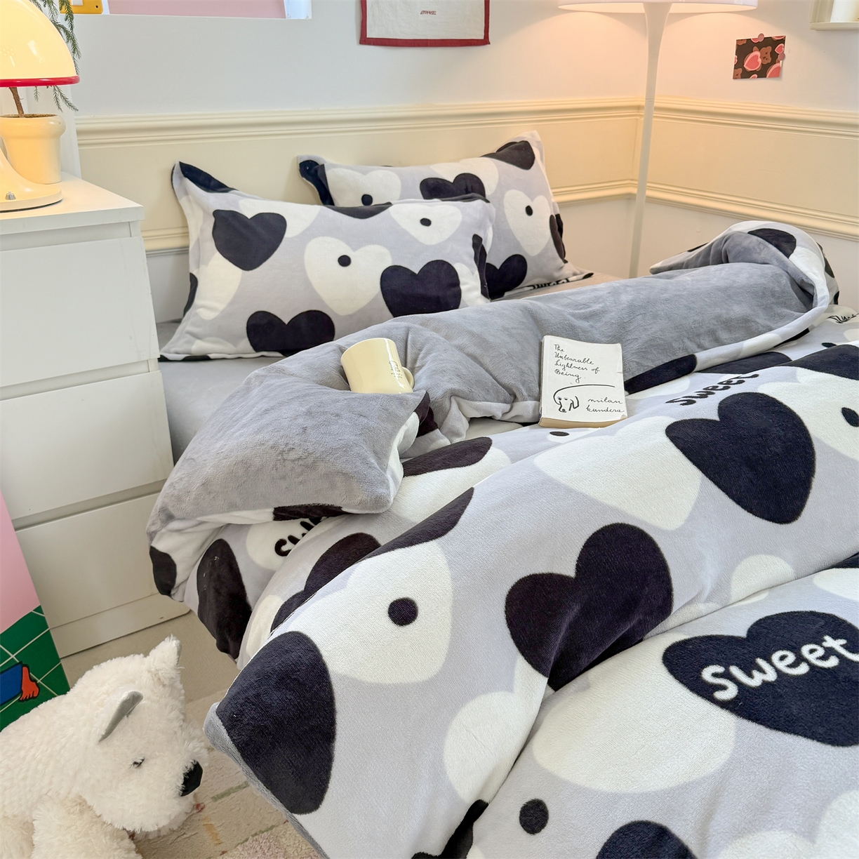 91家纺网 家纺一手货源 找家纺 艾特你 2025新款小清新高克重加厚牛奶绒印花四件套--风格二小窝图 夜空之星