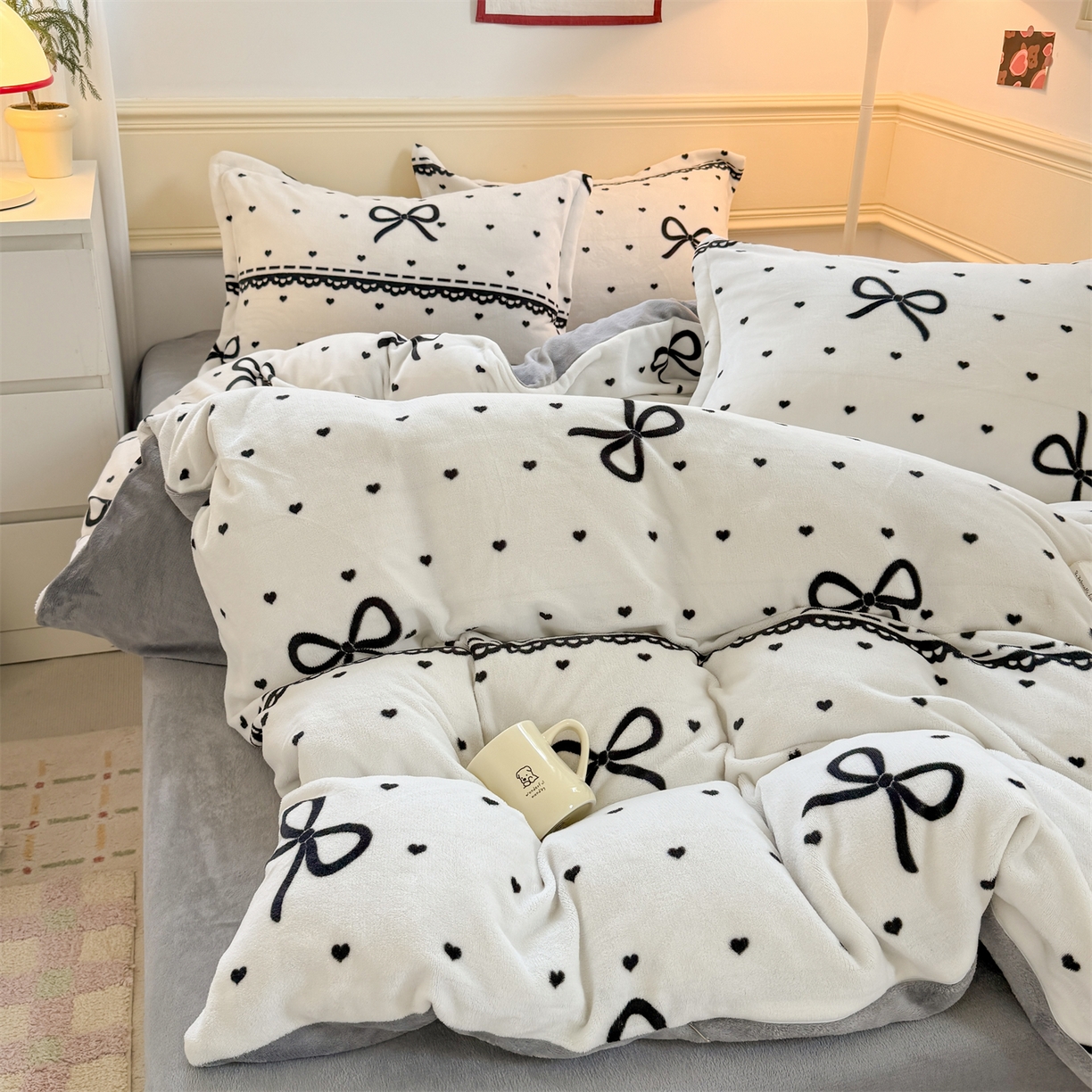 91家纺网 家纺一手货源 找家纺 艾特你 2025新款小清新高克重加厚牛奶绒印花四件套--风格二小窝图 夜曲