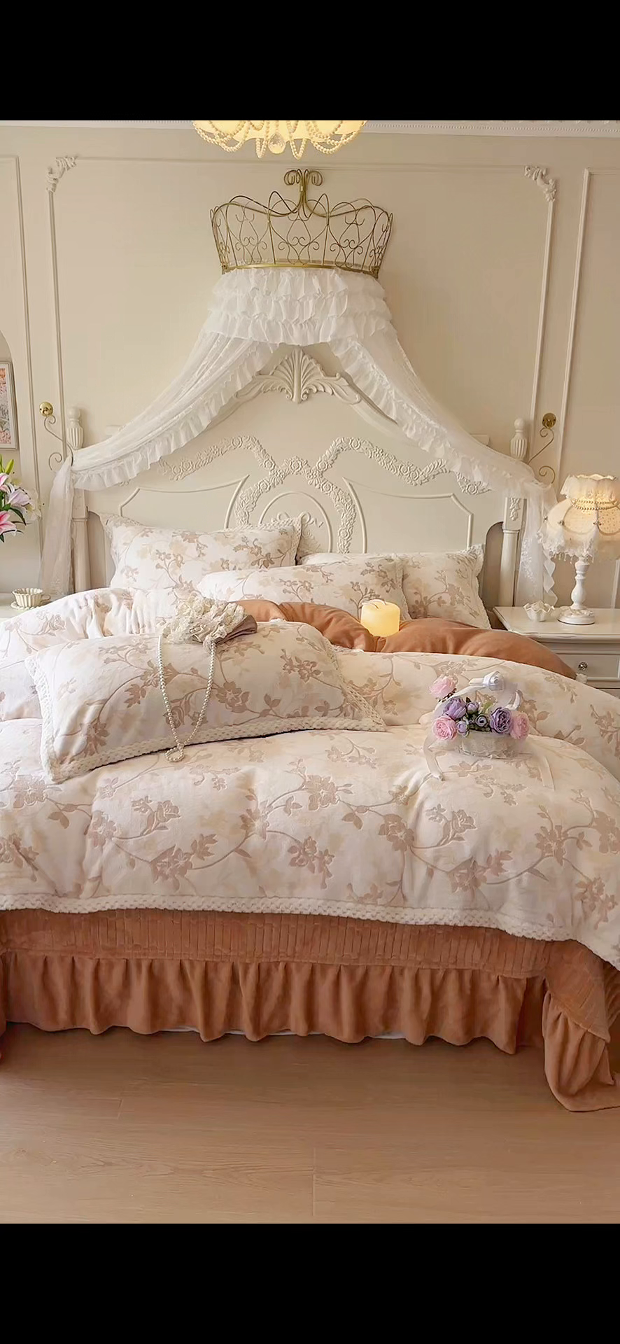 91家纺网 家纺一手货源 找家纺 芷卧 2025新款韩版立体雕花牛奶绒夹棉床盖款四件套 花团锦簇