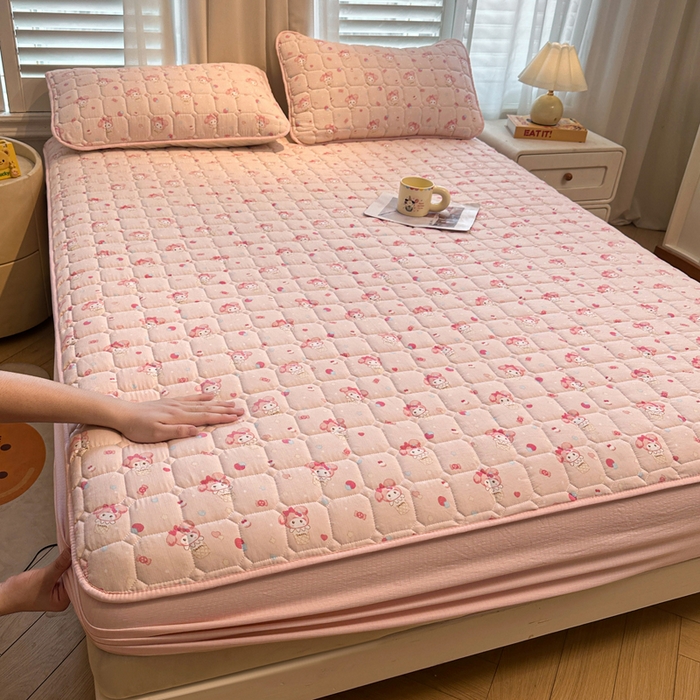 91家纺网 家纺一手货源 找家纺 （总）澜妃 2025新款云感皱皱纱双层纱印花夹棉床褥-床笠款