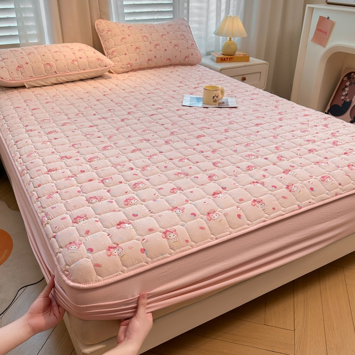 91家纺网 家纺一手货源 找家纺 （总）澜妃 2025新款云感皱皱纱双层纱印花夹棉床褥-床笠款