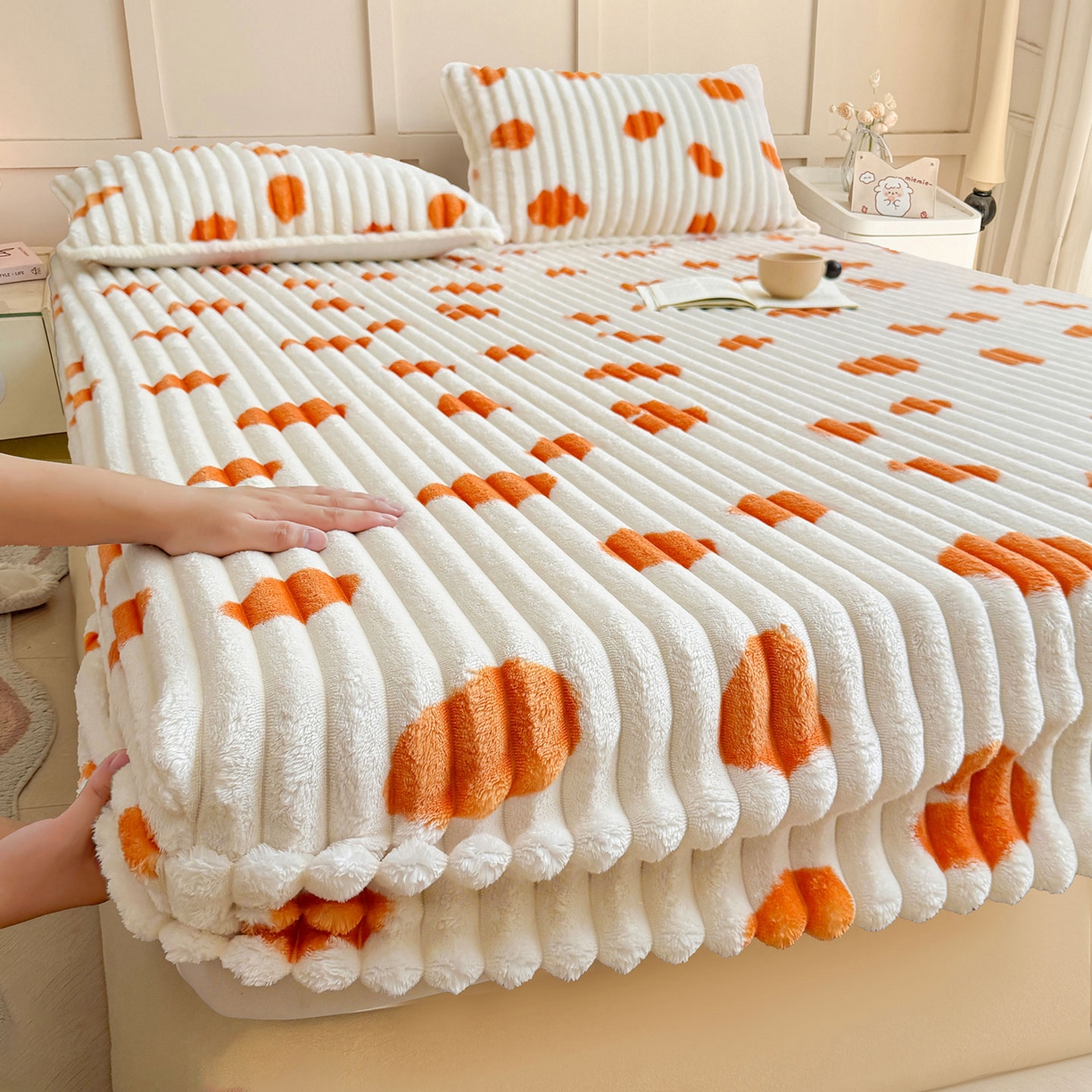 91家纺网 家纺一手货源 找家纺 （总）眠势力 2025新款兔兔绒抽条印花床笠款四件套冬季兔绒加绒保暖四件套