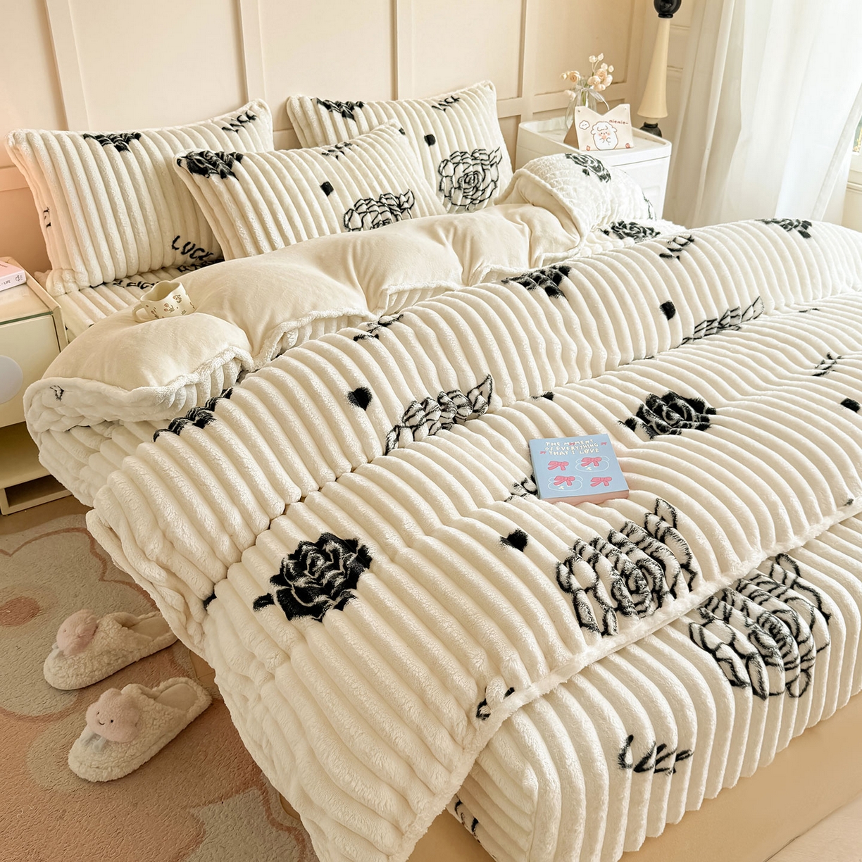 91家纺网 家纺一手货源 找家纺 （总）眠势力 2025新款兔兔绒抽条印花床笠款四件套冬季兔绒加绒保暖四件套