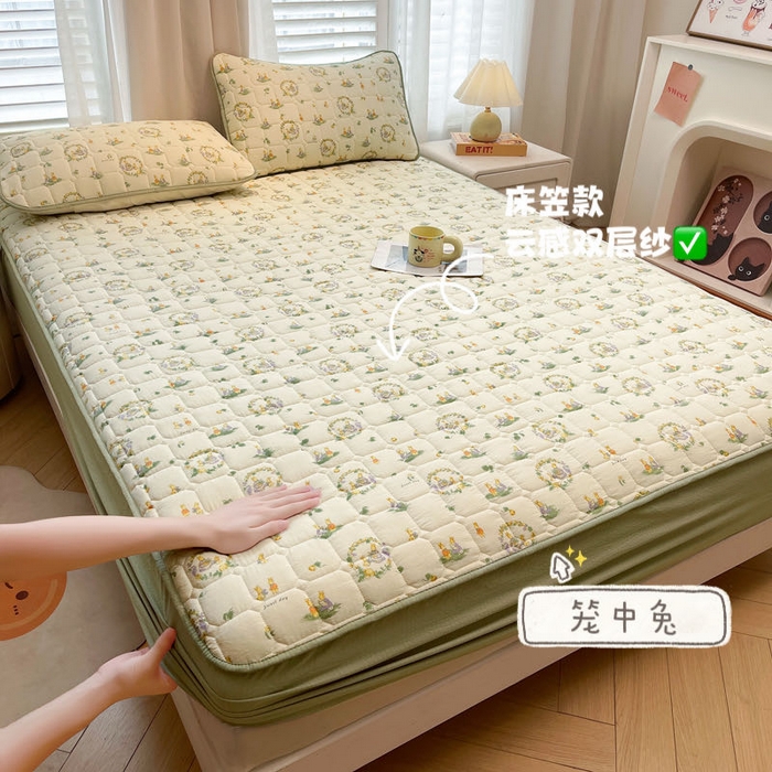 91家纺网 家纺一手货源 找家纺 （总）澜妃 2025新款云感皱皱纱双层纱印花夹棉床褥-床笠款