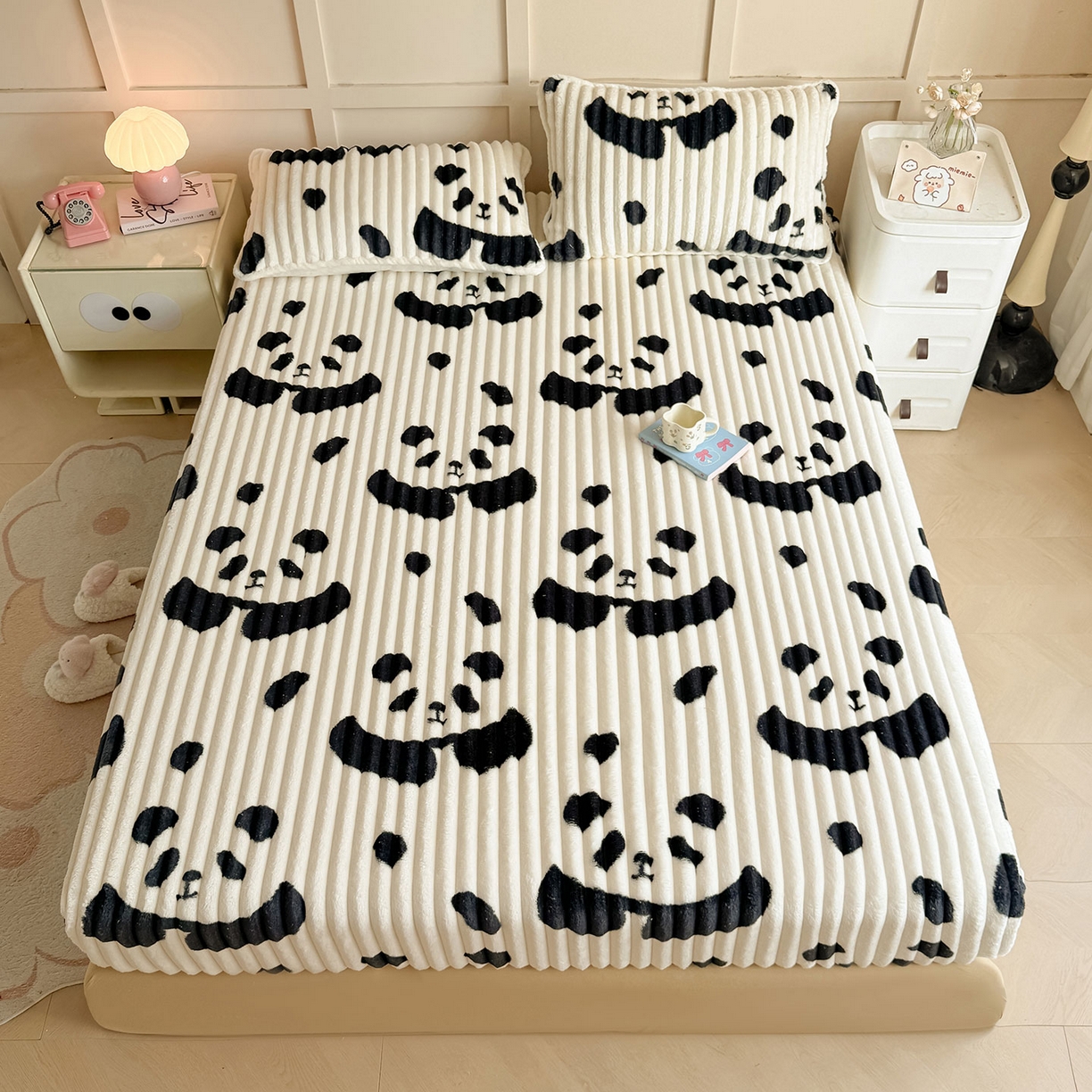 91家纺网 家纺一手货源 找家纺 眠势力 2025新款兔兔绒抽条印花床笠款四件套冬季兔绒加绒保暖四件套 大熊猫