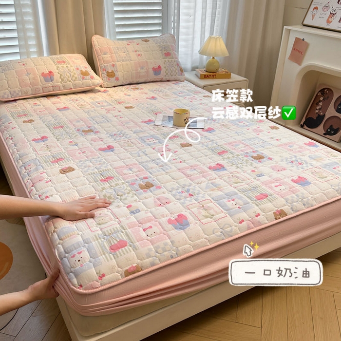 91家纺网 家纺一手货源 找家纺 （总）澜妃 2025新款云感皱皱纱双层纱印花夹棉床褥-床笠款