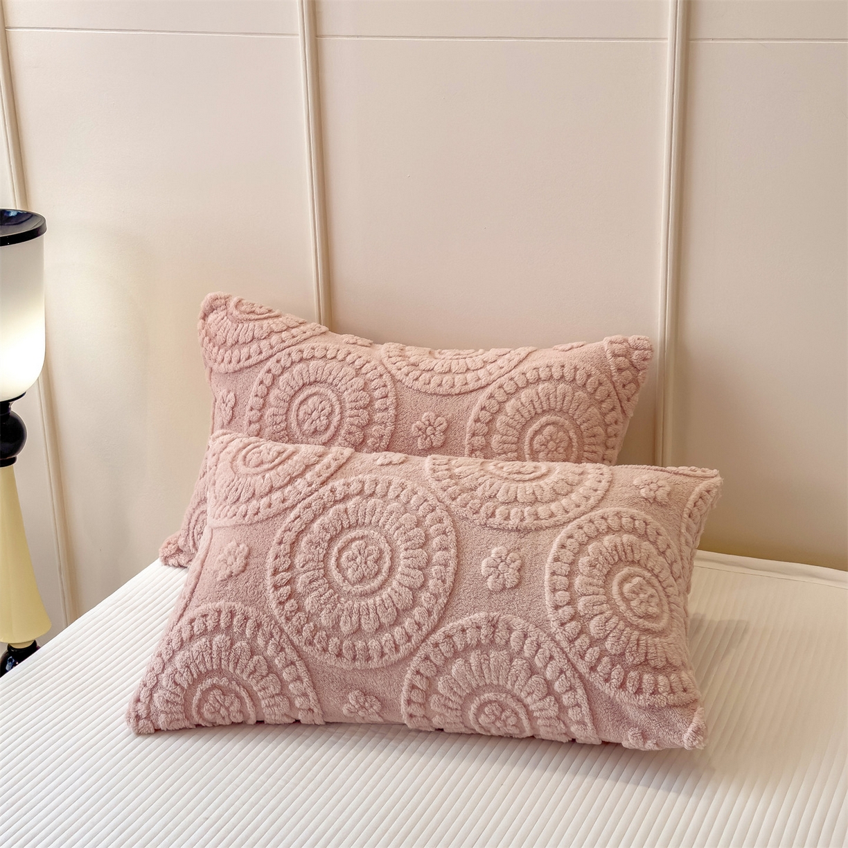 91家纺网 家纺一手货源 找家纺 （总）莱家富 2025新款新款A类塔芙绒雕花双面毛毯毯子-花朵