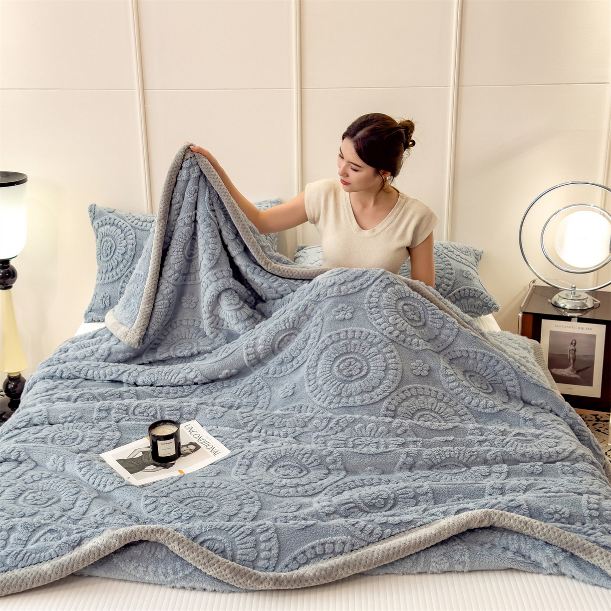 91家纺网 家纺一手货源 找家纺 莱家富 2026新款新款A类塔芙绒雕花双面毛毯毯子-花朵（可提供跨境压缩） 花朵-湖蓝