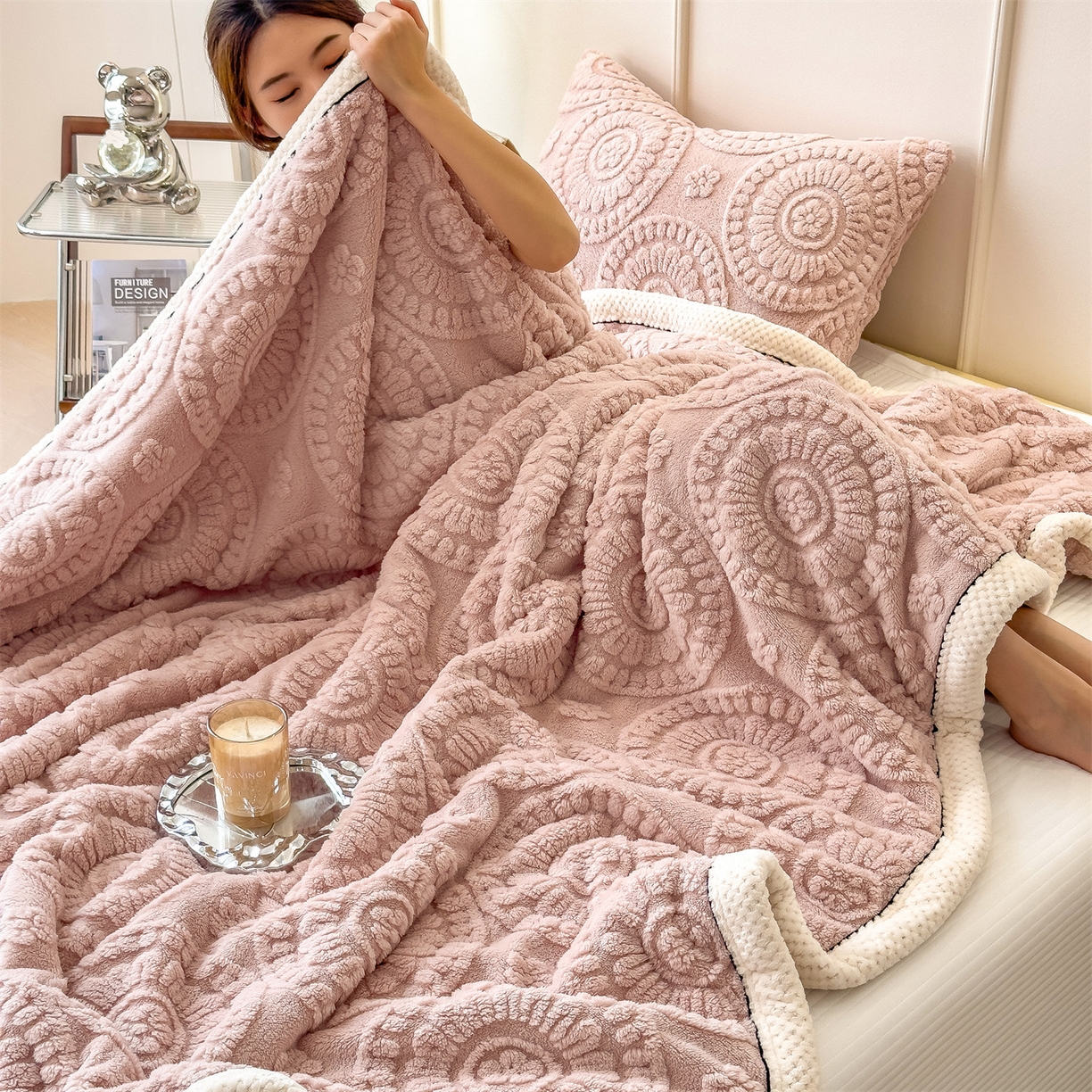 91家纺网 家纺一手货源 找家纺 莱家富 2026新款新款A类塔芙绒雕花双面毛毯毯子-花朵（可提供跨境压缩） 花朵-粉玉