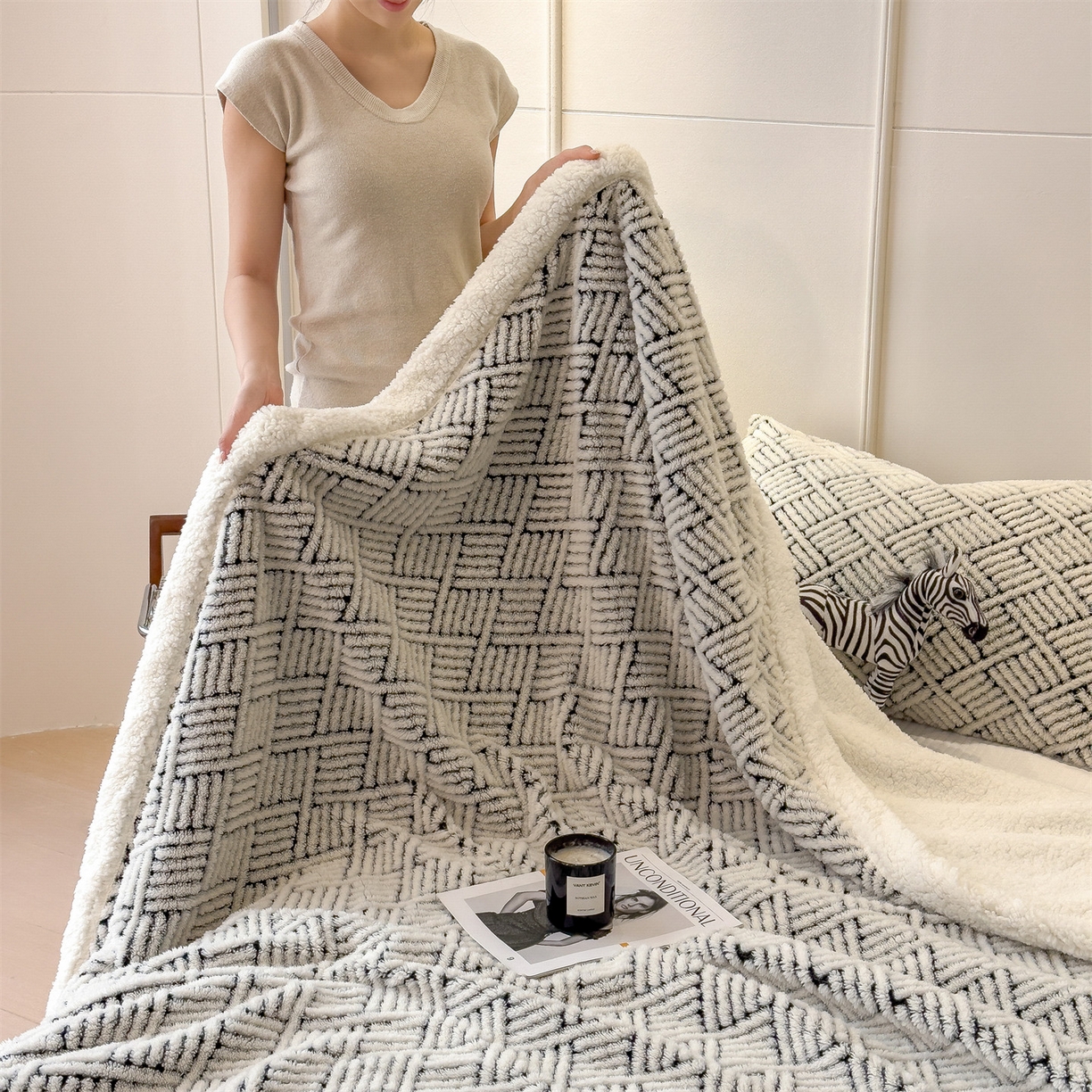 91家纺网 家纺一手货源 找家纺 莱家富 2026新款A类双层舒棉雕花绒羊羔绒暖绒毛毯毯子-梦境（可供跨境外贸抽空压缩爆款首选） 梦境-幻白