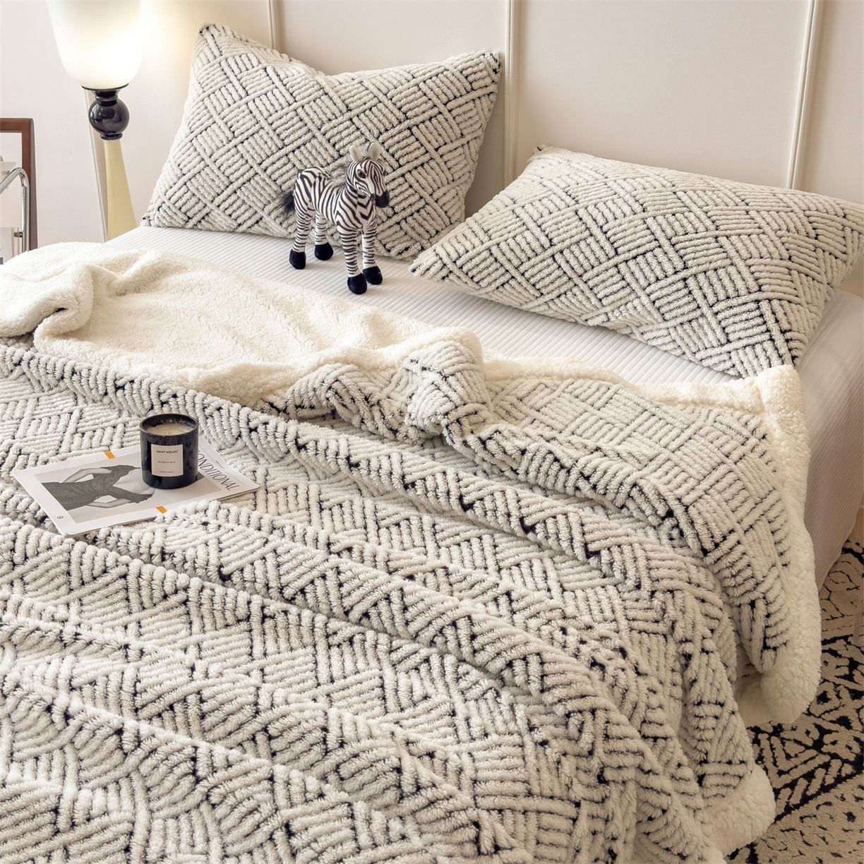 91家纺网 家纺一手货源 找家纺 莱家富 2026新款A类双层舒棉雕花绒羊羔绒暖绒毛毯毯子-梦境（可供跨境外贸抽空压缩爆款首选） 梦境-幻白