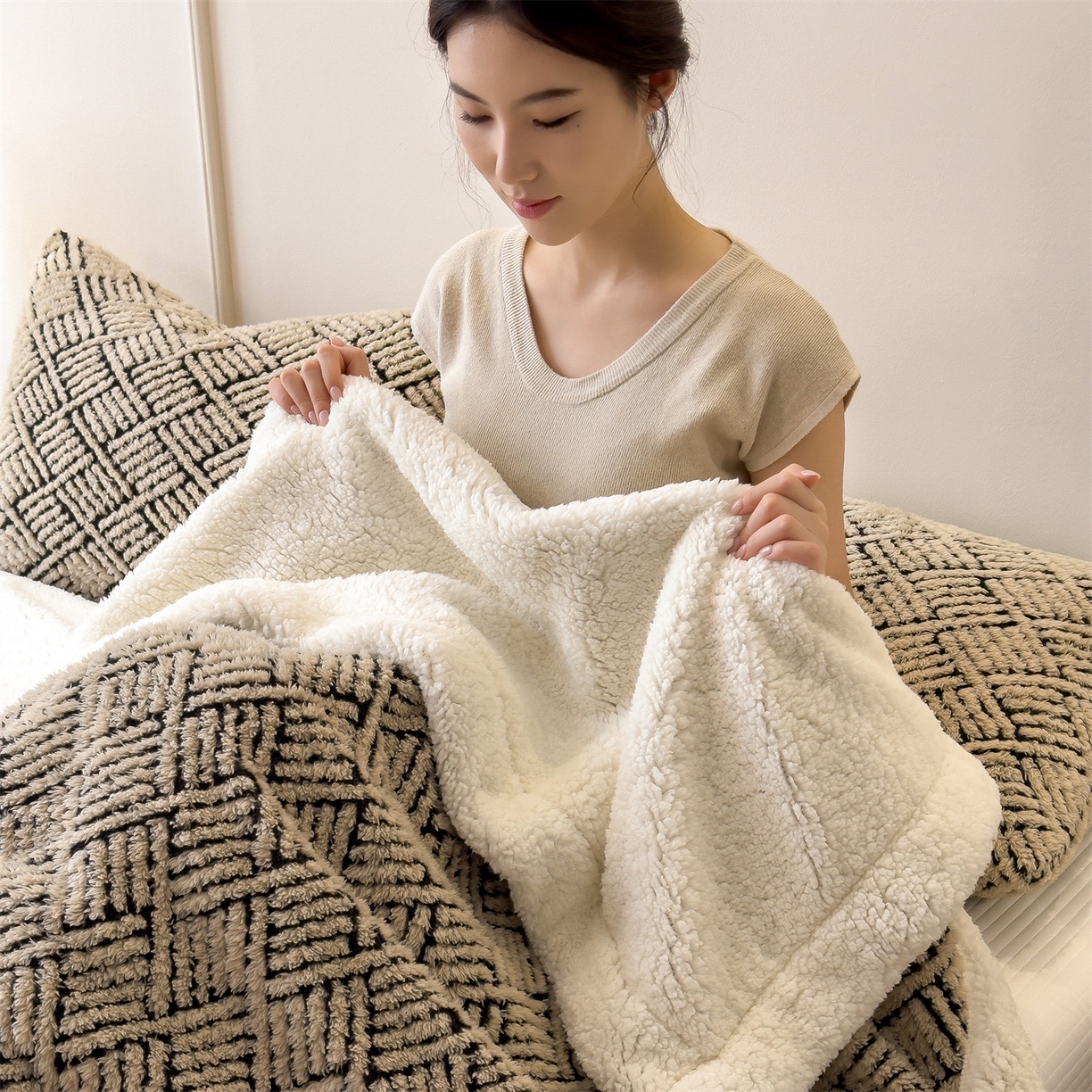 91家纺网 家纺一手货源 找家纺 莱家富 2026新款A类双层舒棉雕花绒羊羔绒暖绒毛毯毯子-梦境（可供跨境外贸抽空压缩爆款首选） 梦境-米驼