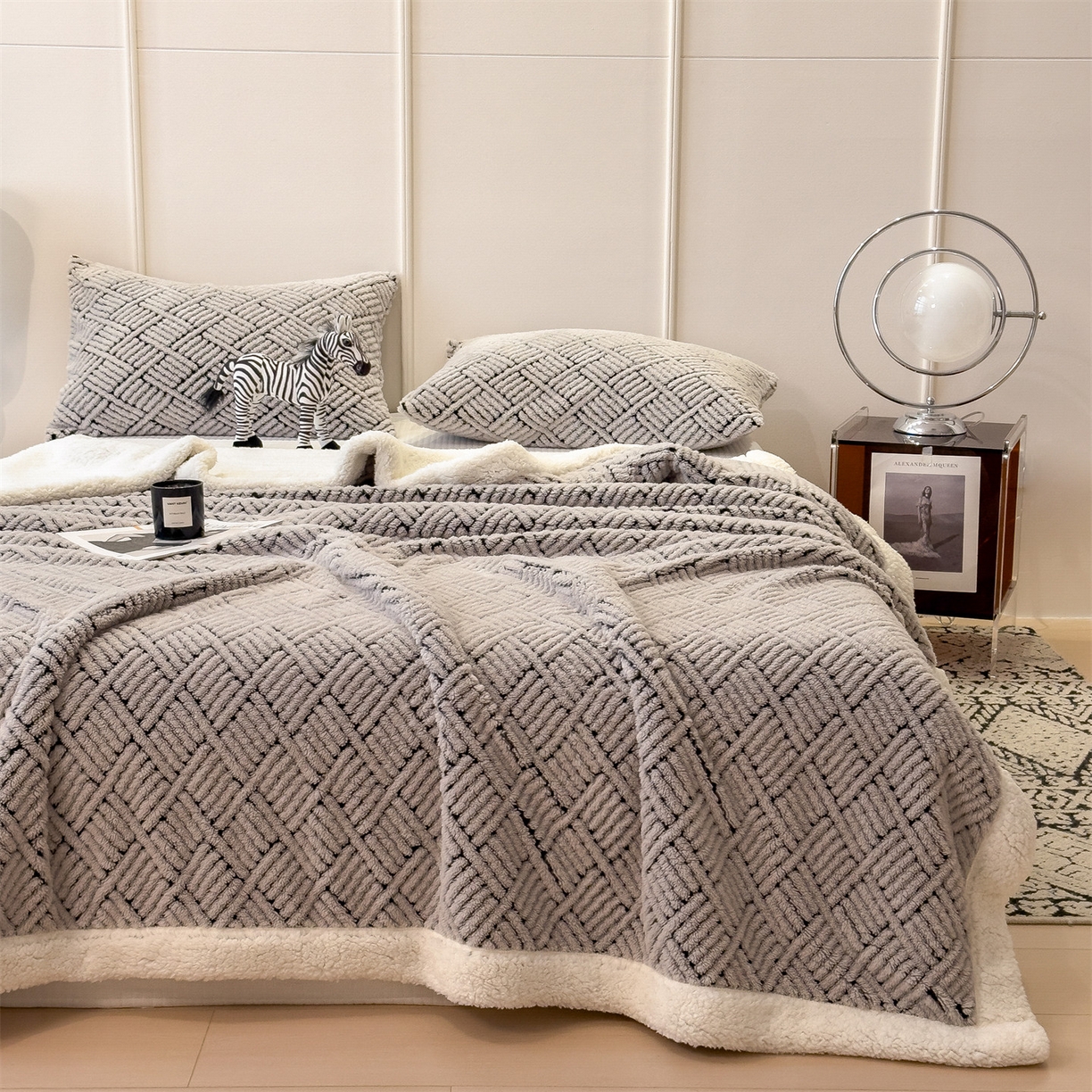 91家纺网 家纺一手货源 找家纺 莱家富 2026新款A类双层舒棉雕花绒羊羔绒暖绒毛毯毯子-梦境（可供跨境外贸抽空压缩爆款首选） 梦境-雾灰