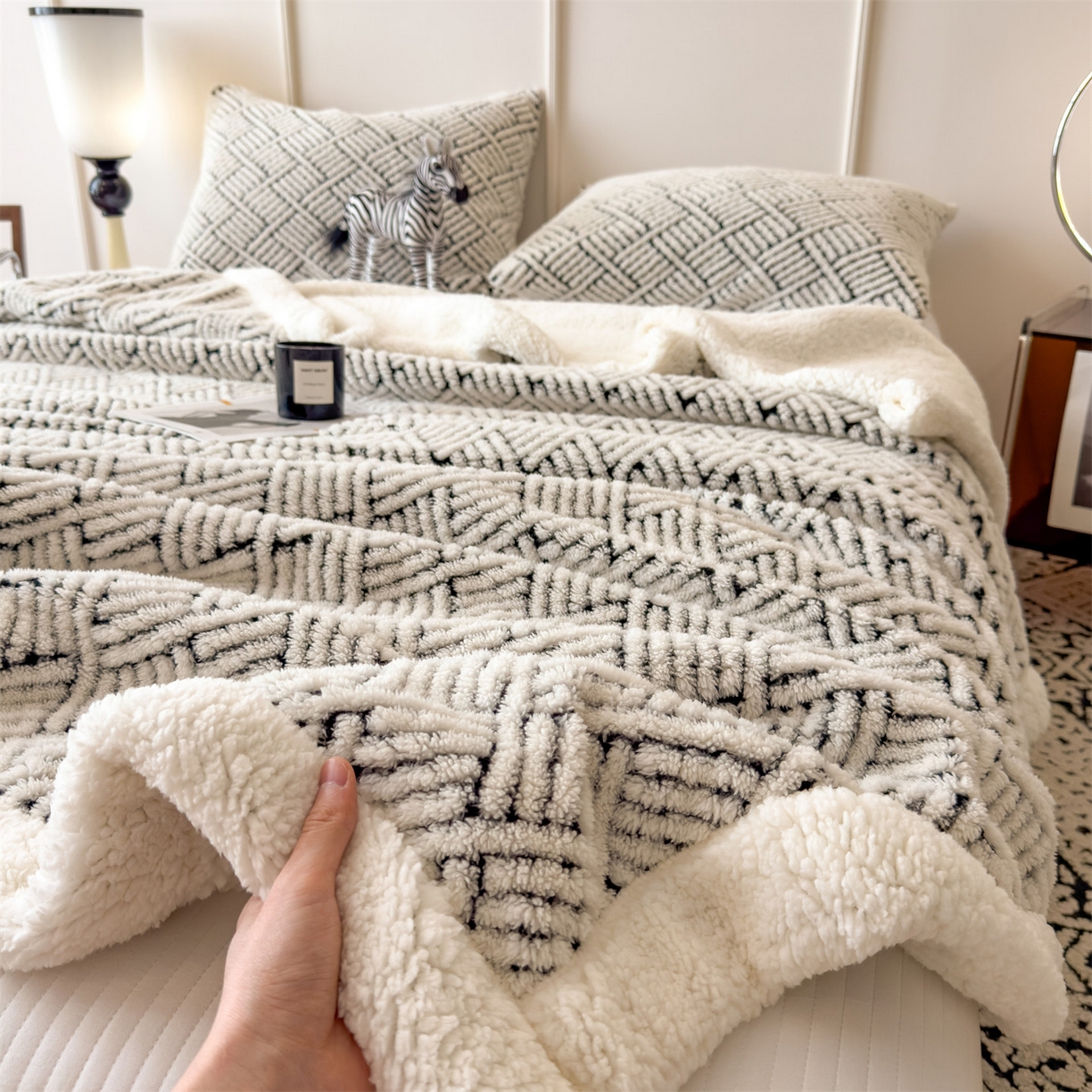 91家纺网 家纺一手货源 找家纺 莱家富 2026新款A类双层舒棉雕花绒羊羔绒暖绒毛毯毯子-梦境（可供跨境外贸抽空压缩爆款首选） 梦境-幻白